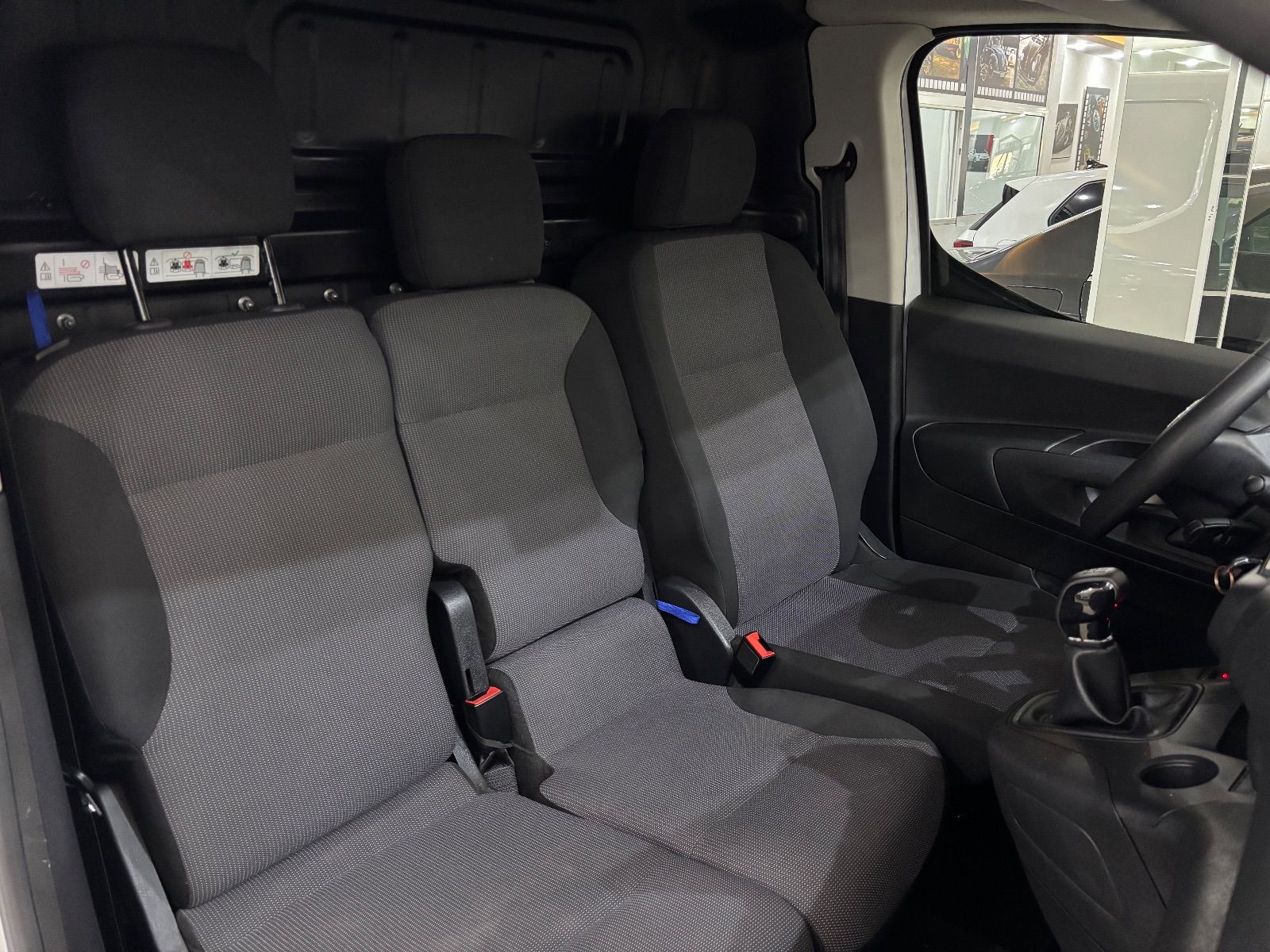 Citroën Berlingo BVA 5 places à Tunis - Photo 7