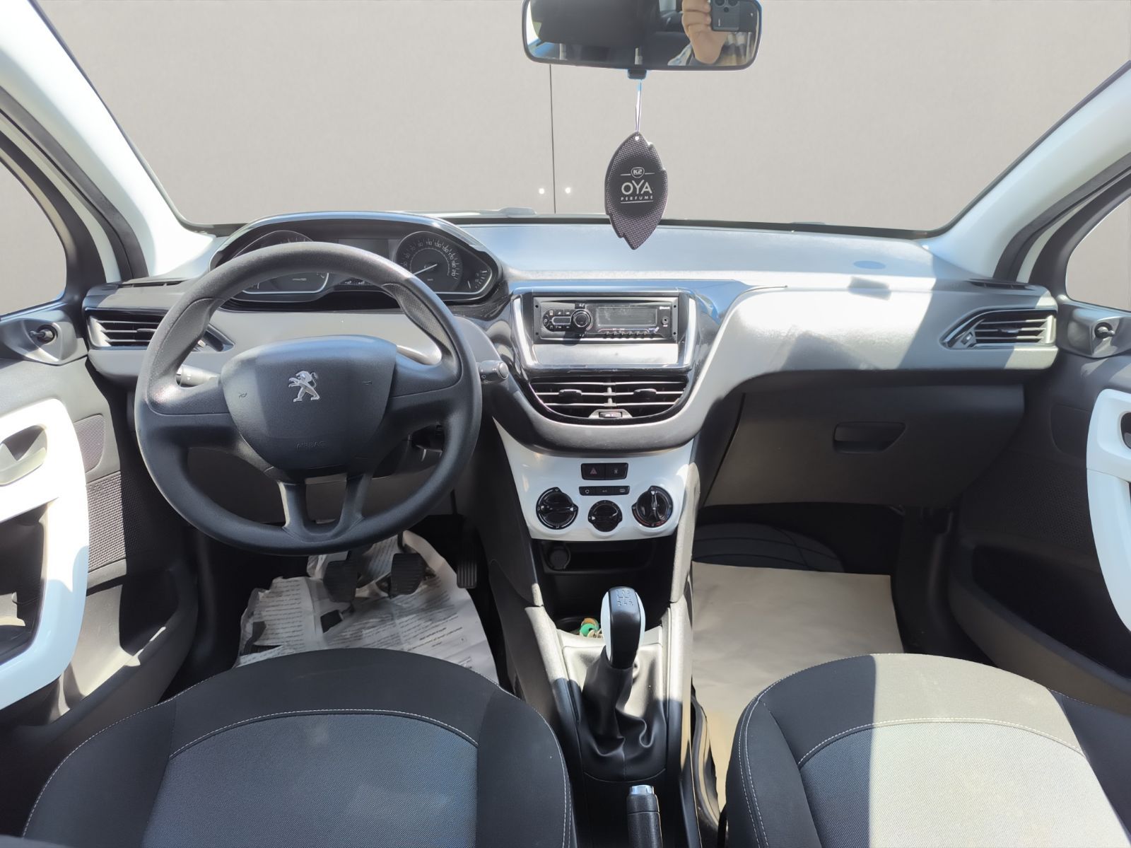 Peugeot 208 Allure à Tunis - Photo 13