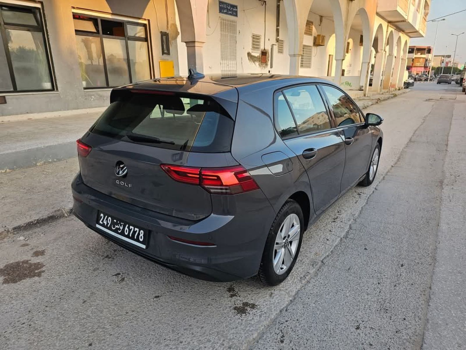 Volkswagen Golf 8 GTE à Tunis - Photo 3