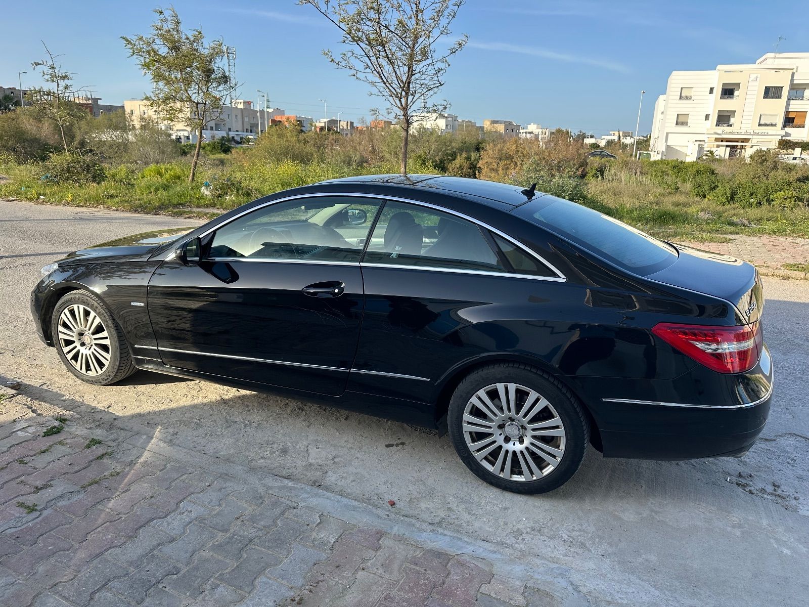 Mercedes-Benz Classe E coupé à Nabeul - Photo 4