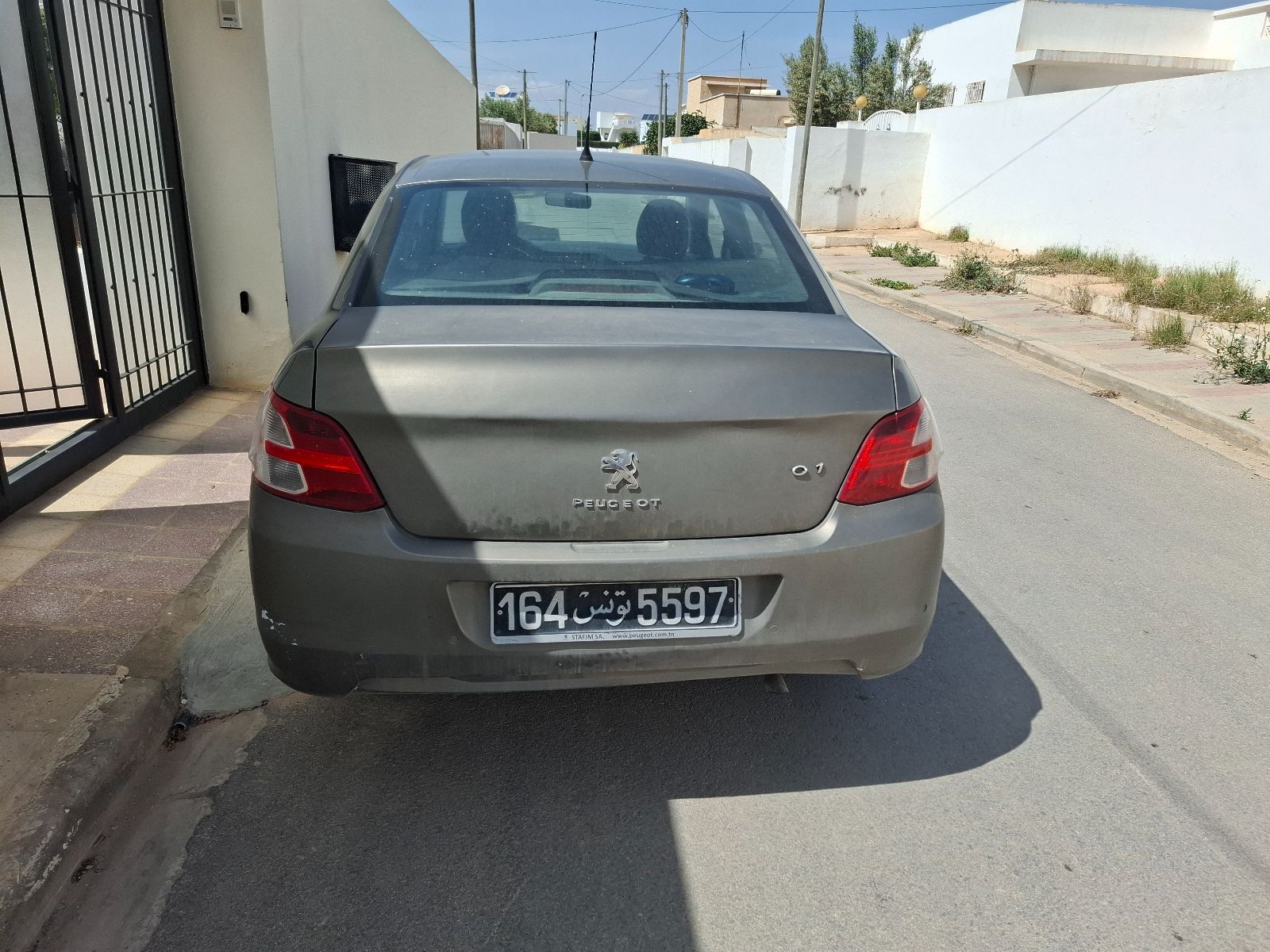 Peugeot 301 Allure à Sfax - Photo 3