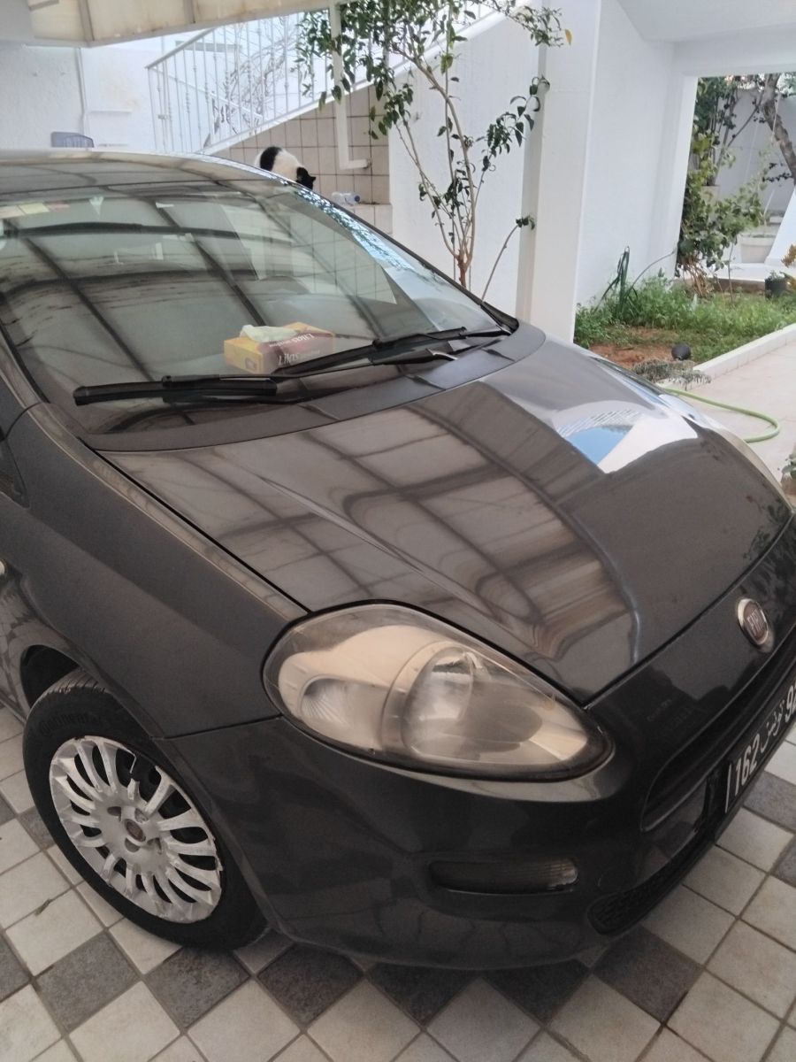 Fiat Grande Punto à Sfax - Photo 3