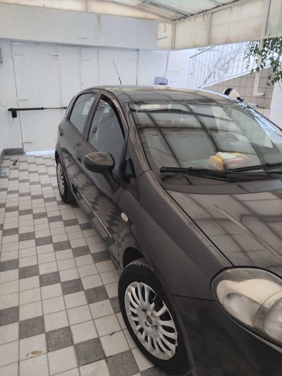 Fiat Grande Punto à Sfax - Photo 2