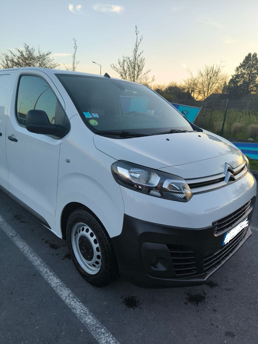 Citroën Jumpy Fourgon à Ben Arous - Photo 2