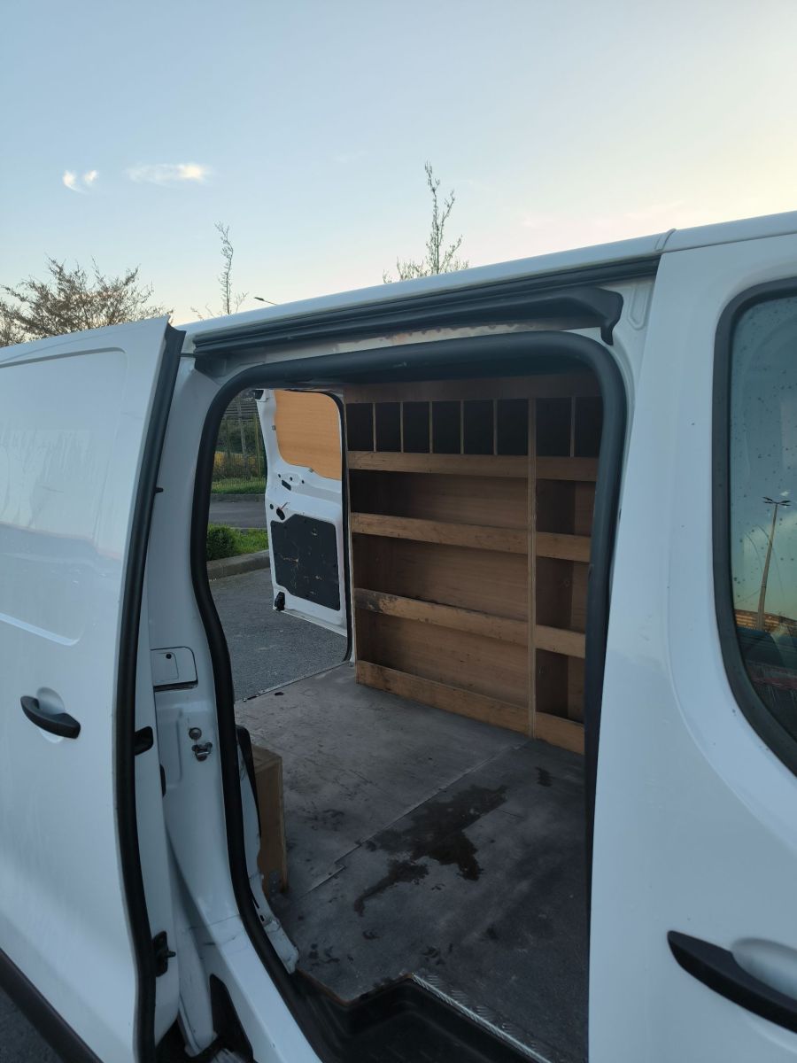 Citroën Jumpy Fourgon à Ben Arous - Photo 6