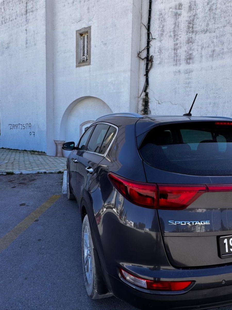 KIA Sportage à Tunis - Photo 4