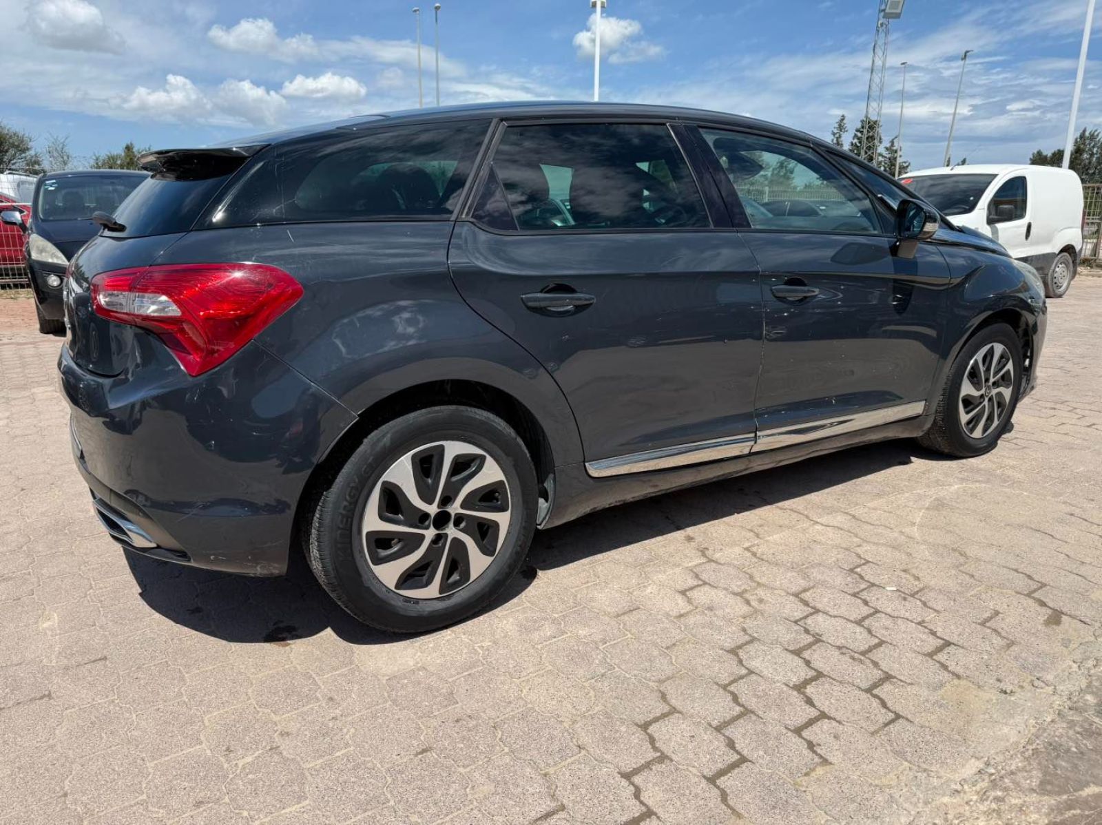 Citroën DS5 à Ben Arous - Photo 5