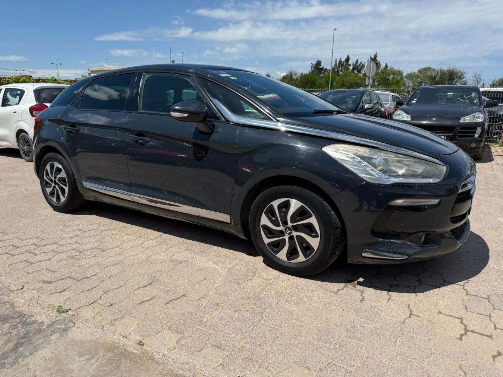 Citroën DS5 à Ben Arous - Photo 3