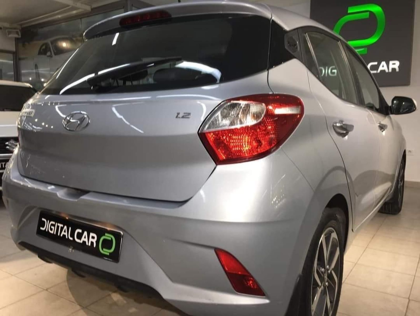 Hyundai Grand i10 à Tunis - Photo 9
