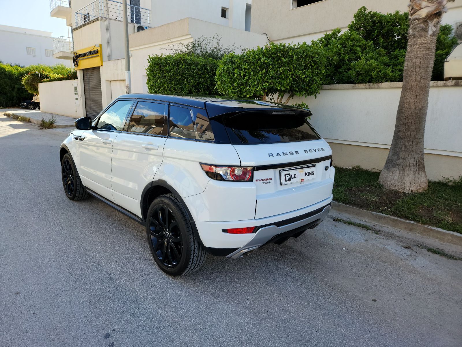 Land Rover Range Rover Evoque Dynamic SE à Tunis - Photo 2