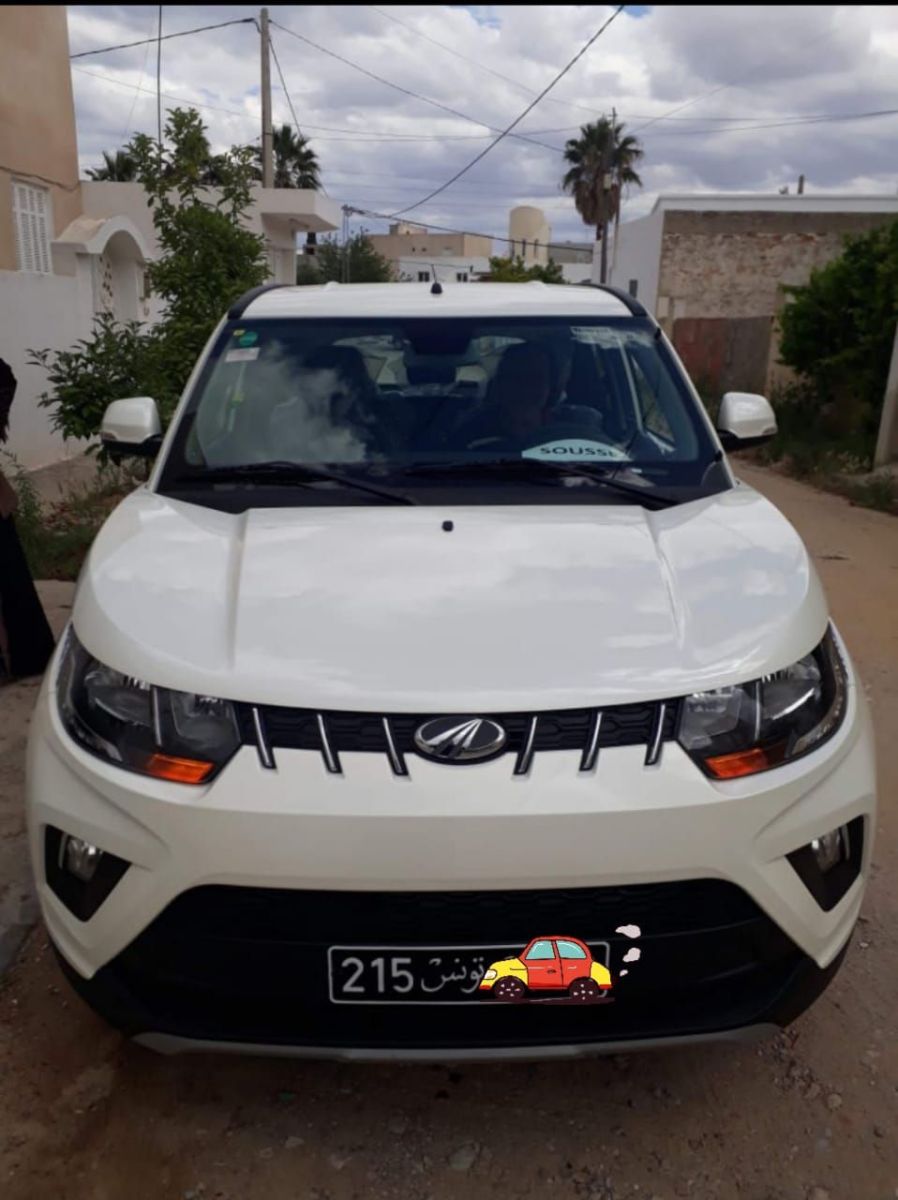Mahindra KUV 100 K8