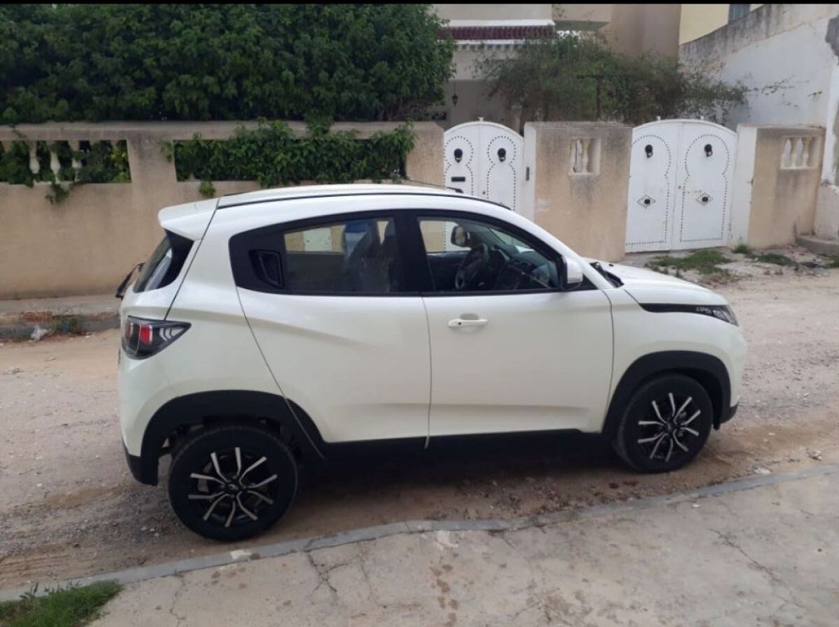 Mahindra KUV 100 K8 à Sfax - Photo 3