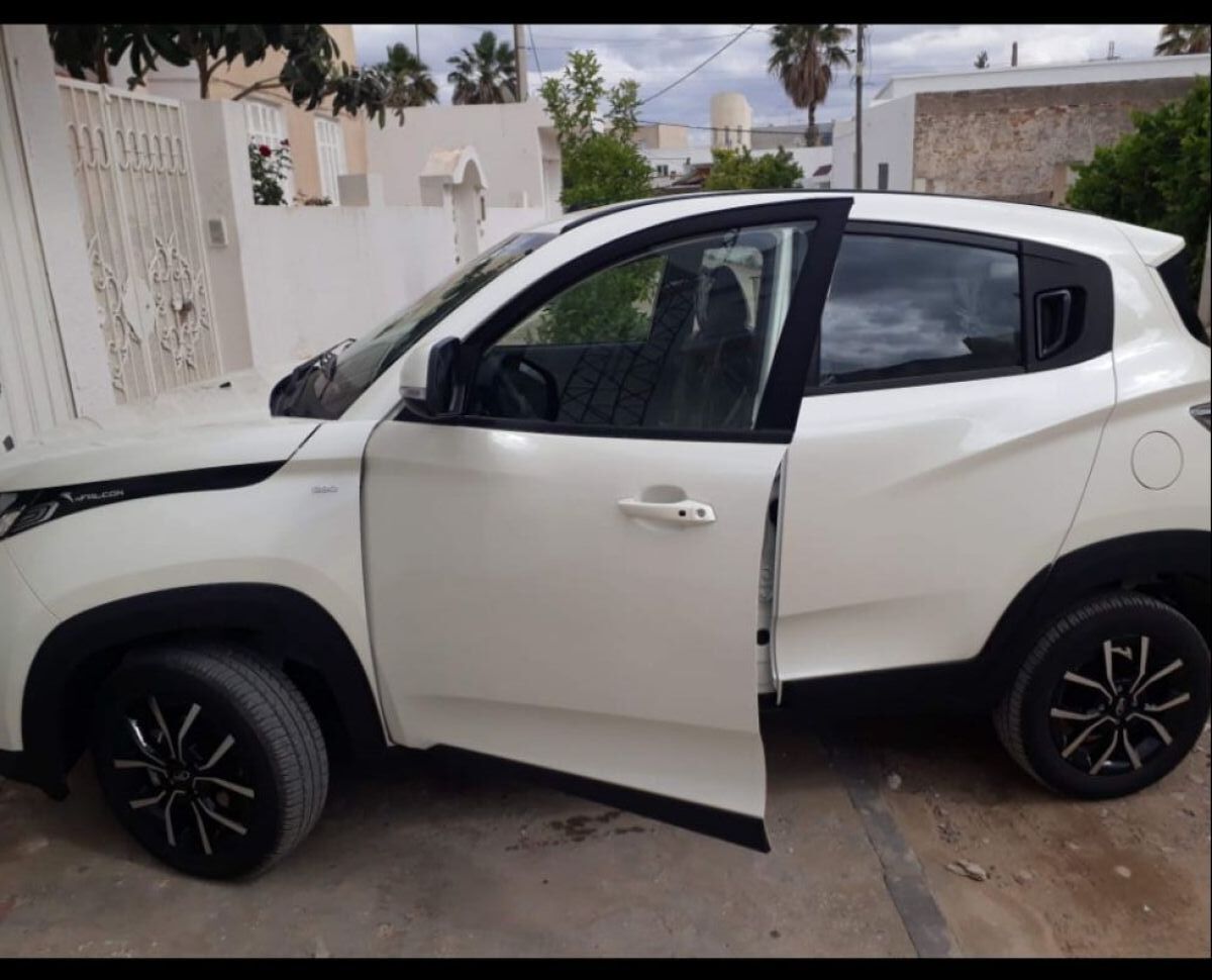 Mahindra KUV 100 K8 à Sfax - Photo 4