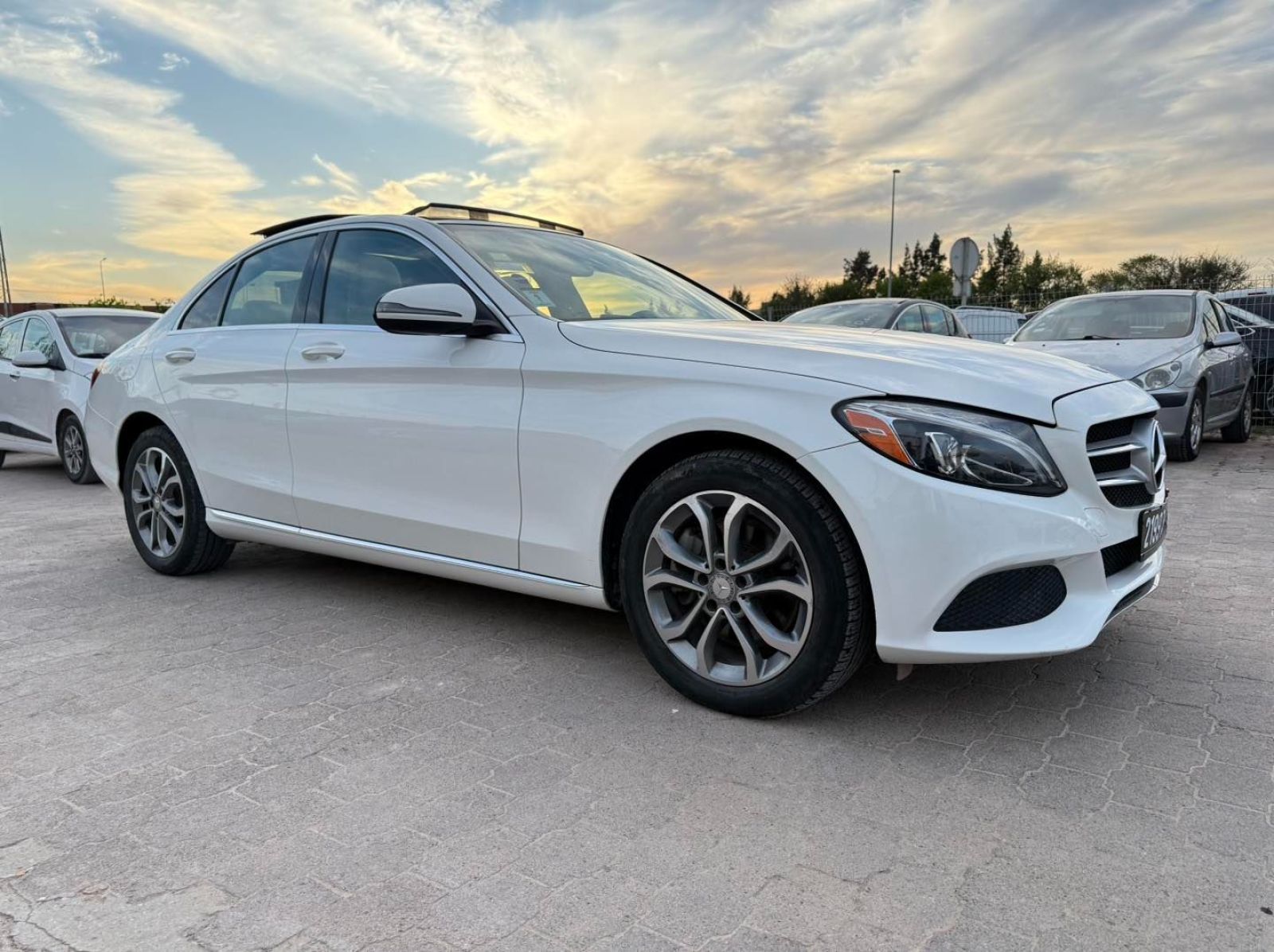 Mercedes-Benz Classe C Avantgarde à Ben Arous - Photo 3
