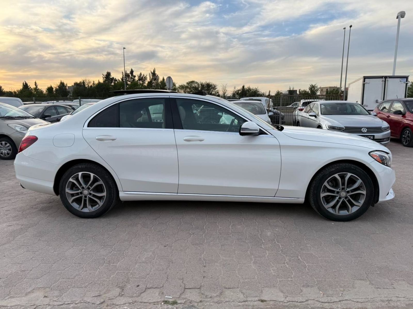 Mercedes-Benz Classe C Avantgarde à Ben Arous - Photo 4