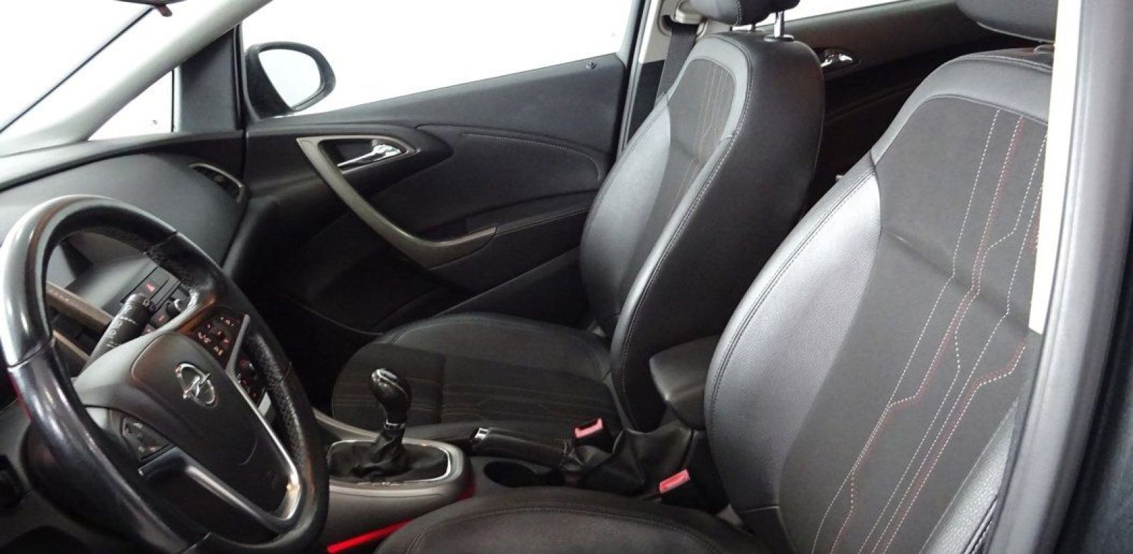 Opel Astra Edition Plus à Tunis - Photo 5
