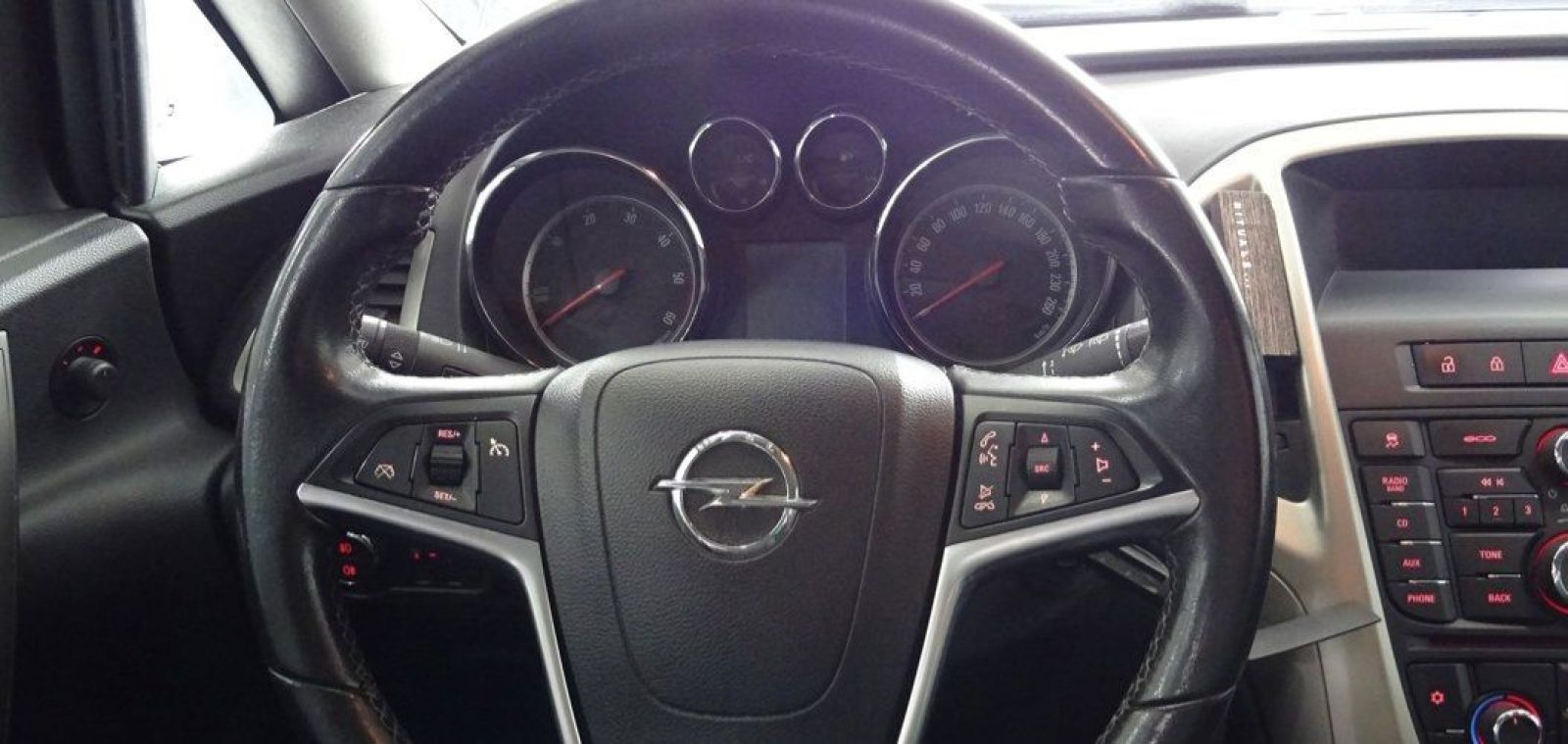 Opel Astra Edition Plus à Tunis - Photo 4