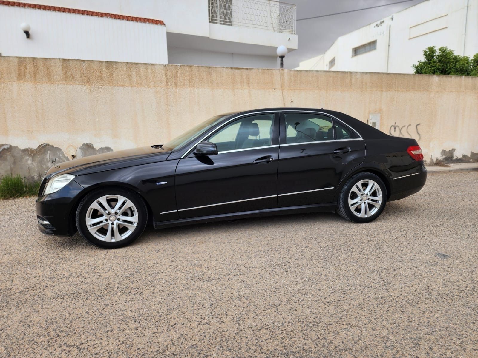 Mercedes-Benz Classe E AMG à Tunis - Photo 3