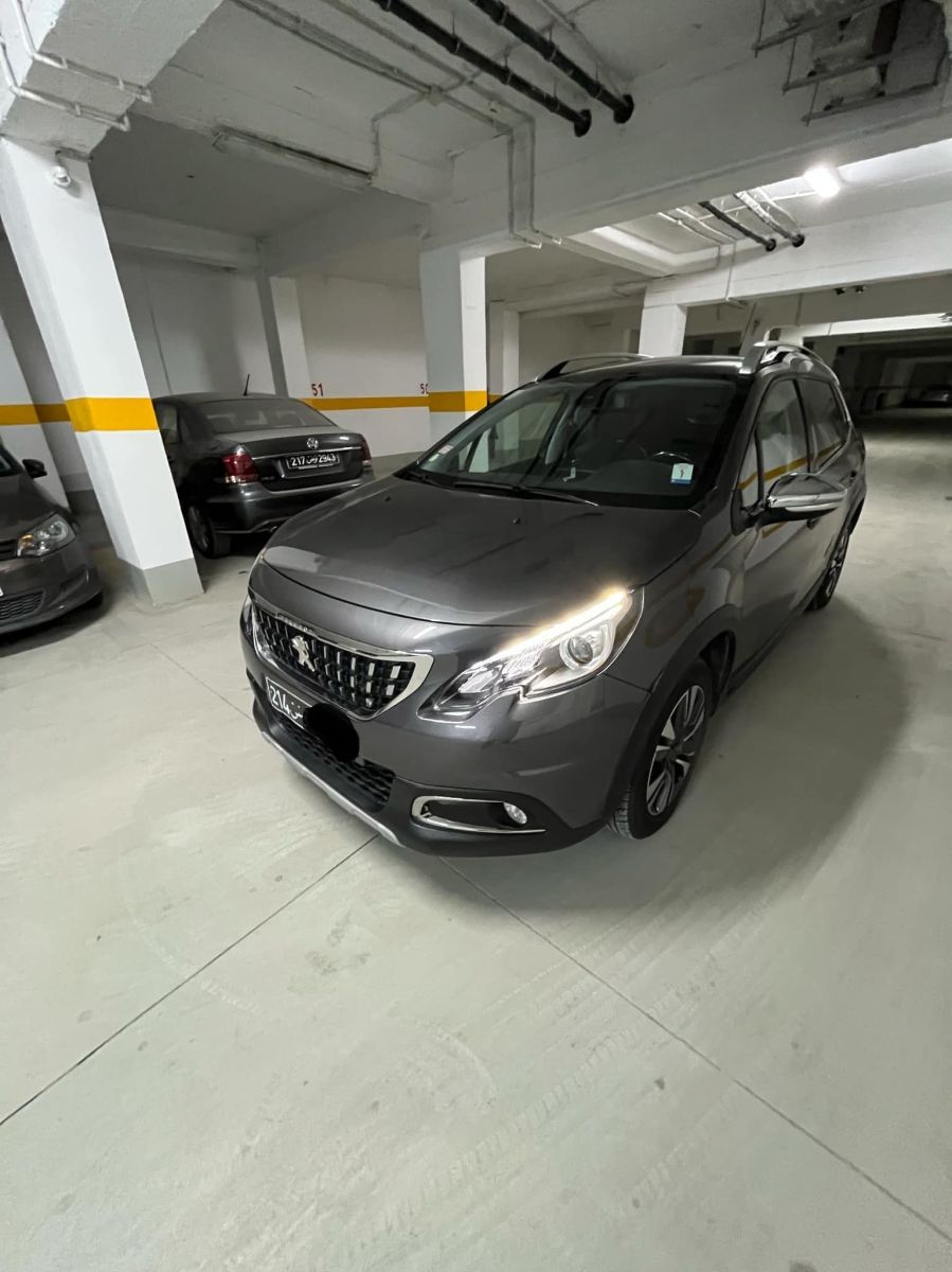 Peugeot 2008 Active PM + Toit à Tunis - Photo 6
