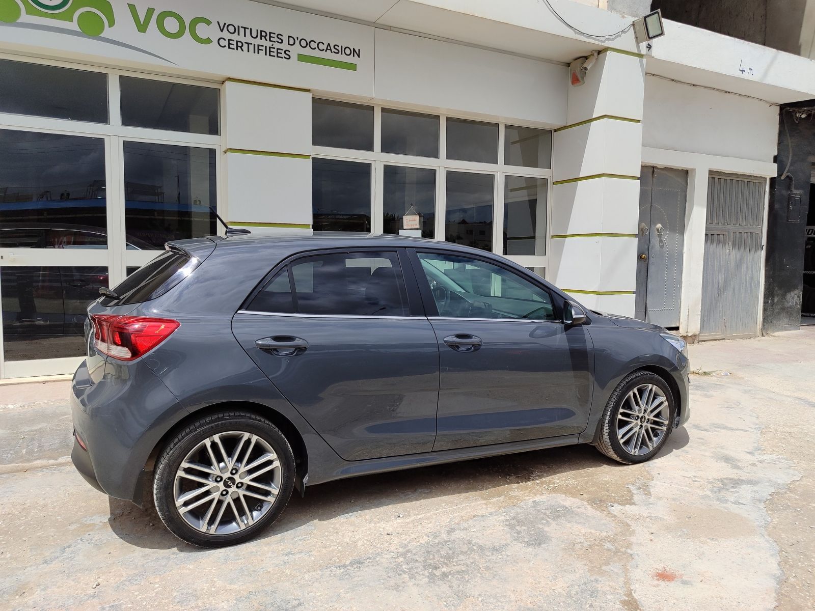 KIA Rio 5p Smart à Tunis - Photo 5