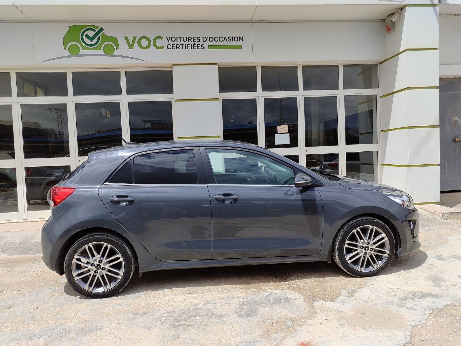 KIA Rio 5p Smart à Tunis - Photo 4
