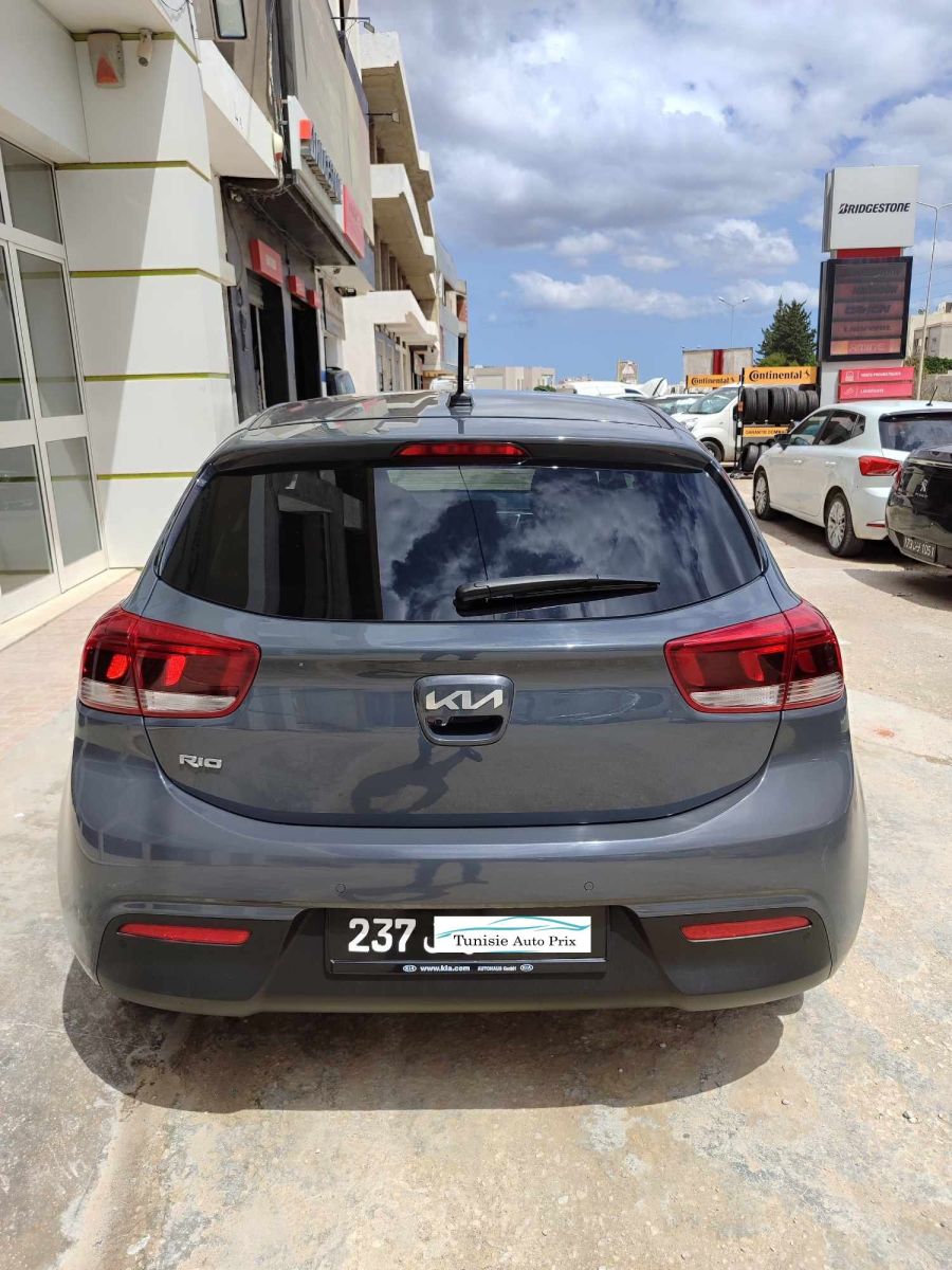 KIA Rio 5p Smart à Tunis - Photo 13