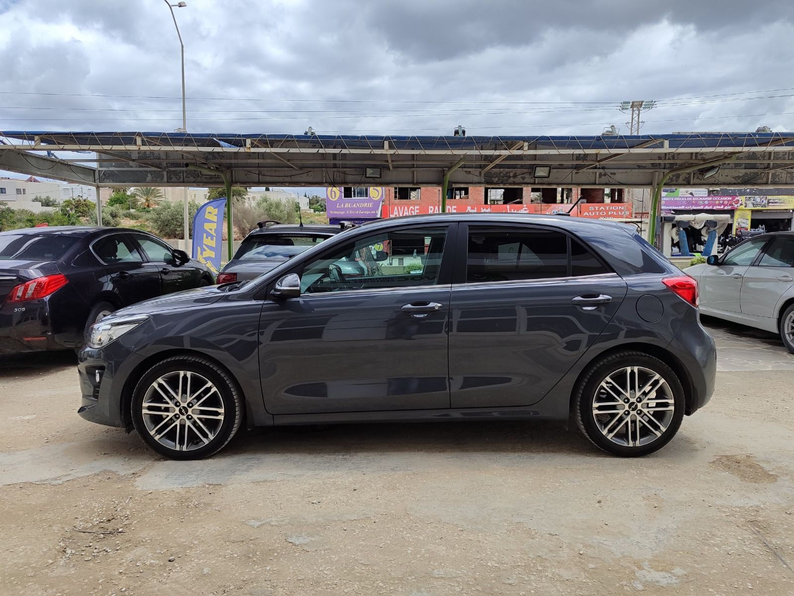 KIA Rio 5p Smart à Tunis - Photo 1