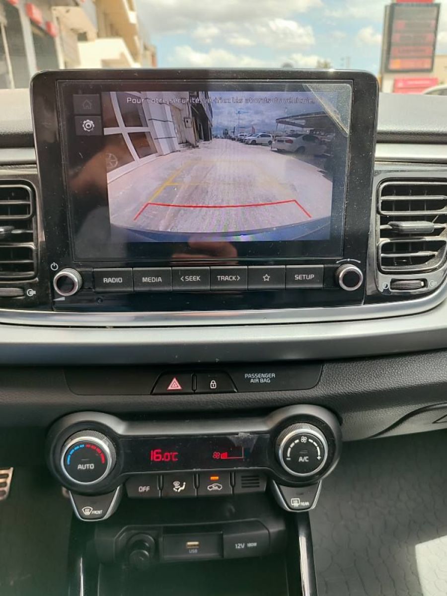 KIA Rio 5p Smart à Tunis - Photo 11