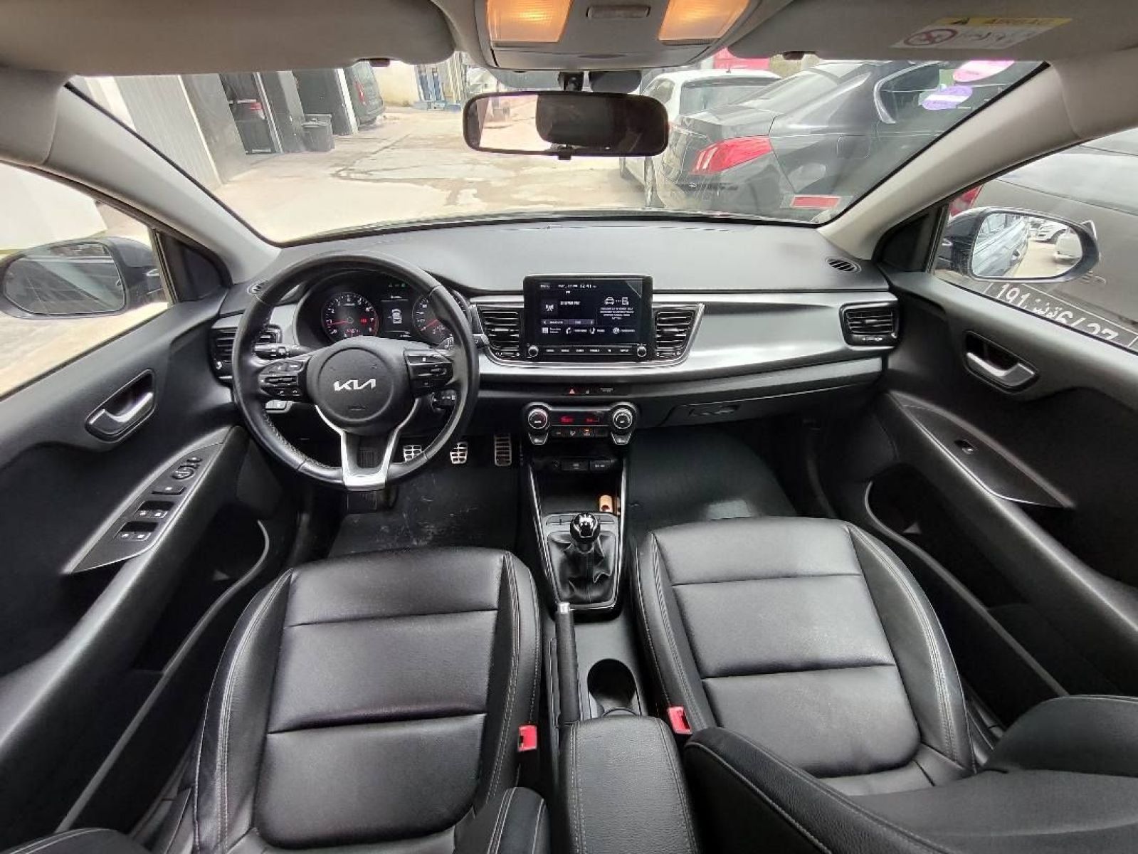 KIA Rio 5p Smart à Tunis - Photo 9