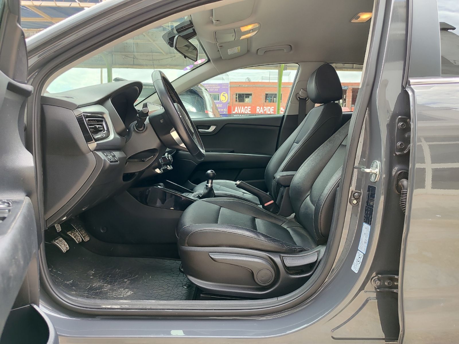 KIA Rio 5p Smart à Tunis - Photo 6