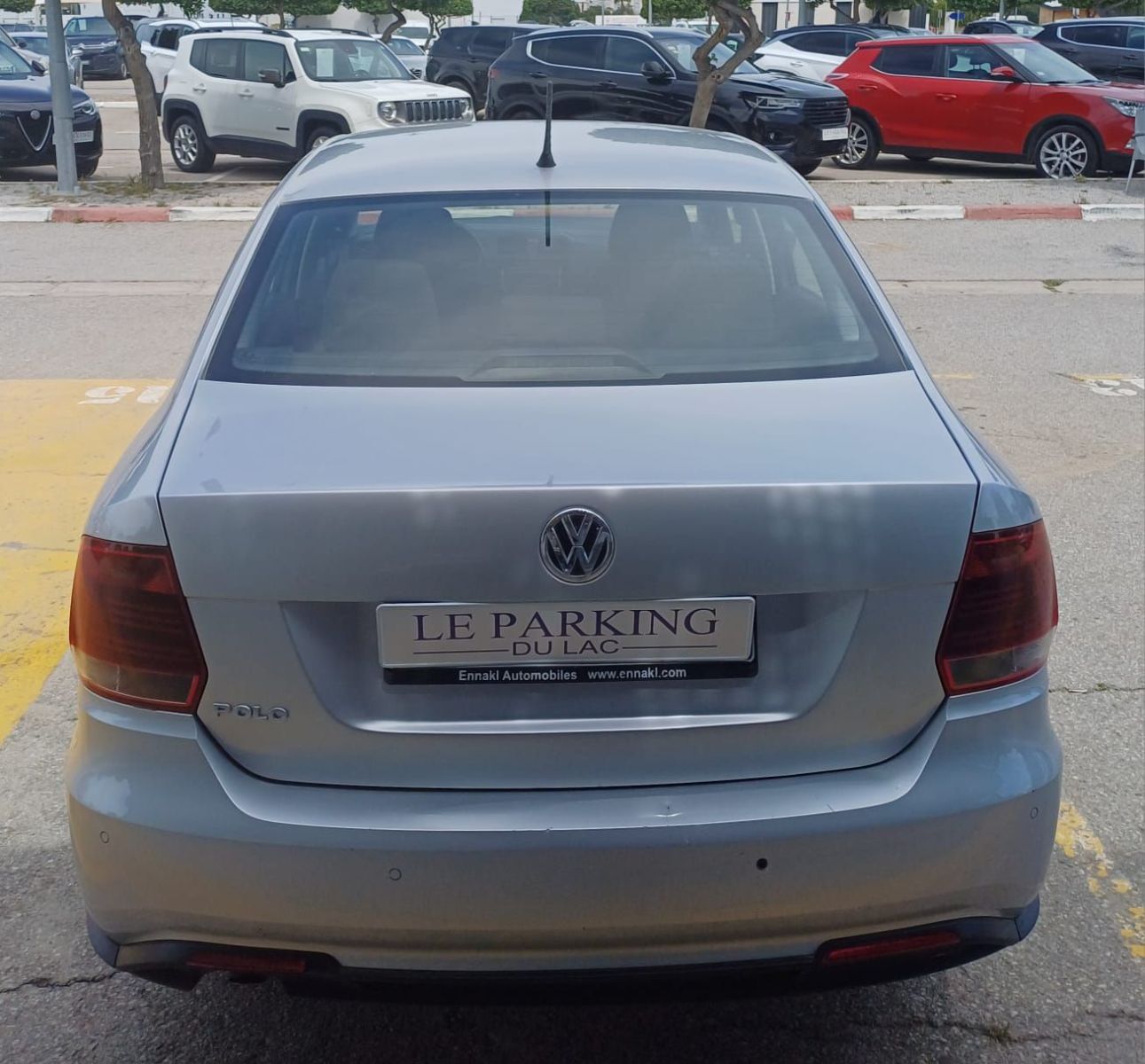 Volkswagen Polo Sedan Highline à Tunis - Photo 3