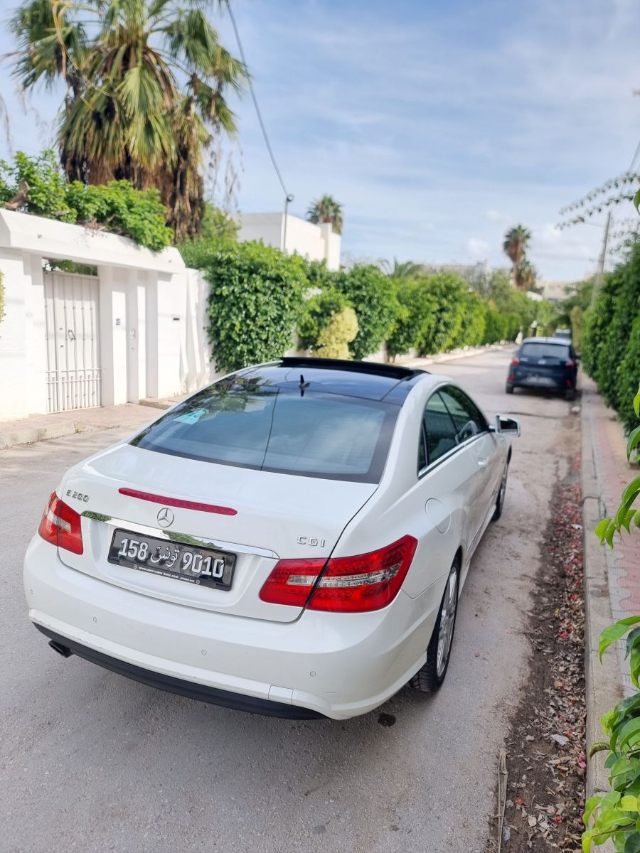 Mercedes-Benz Classe E coupé à Tunis - Photo 4
