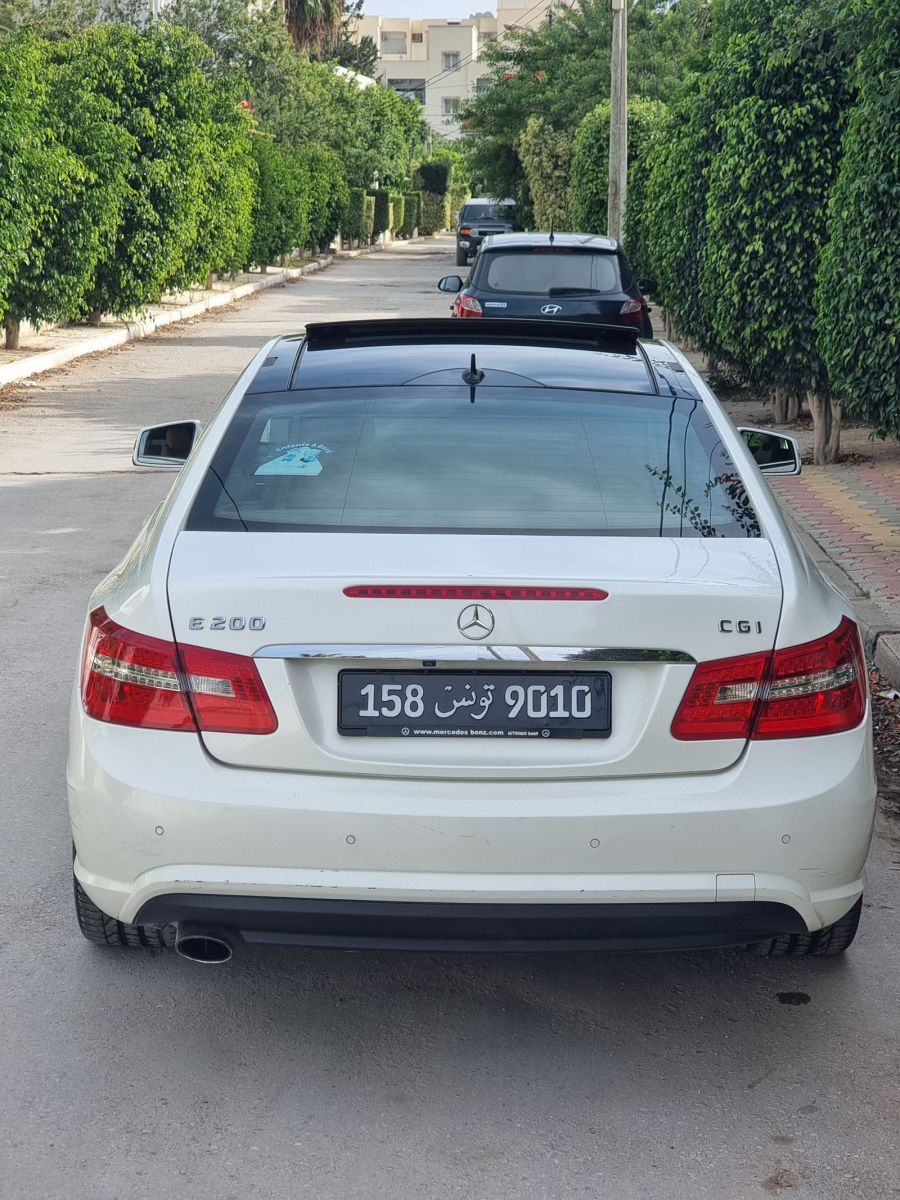 Mercedes-Benz Classe E coupé à Tunis - Photo 3