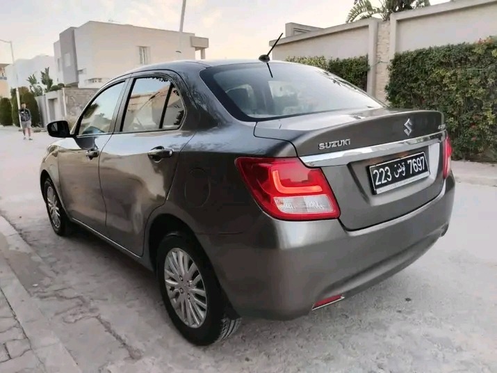 SUZUKI DZIRE PREMIÈRE MAIN EN EXCELLENT ÉTAT à Ariana - Photo 4
