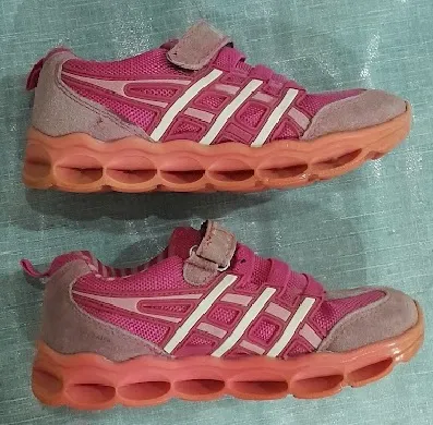  chaussure pour fille de taille 30 à Tunis - Photo 3