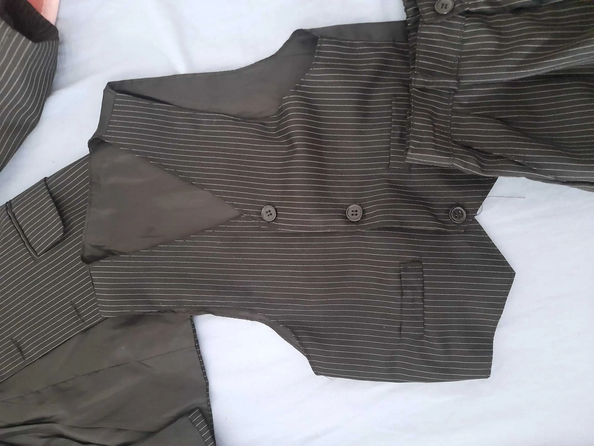  Costume pour garçon à Ben Arous - Photo 3