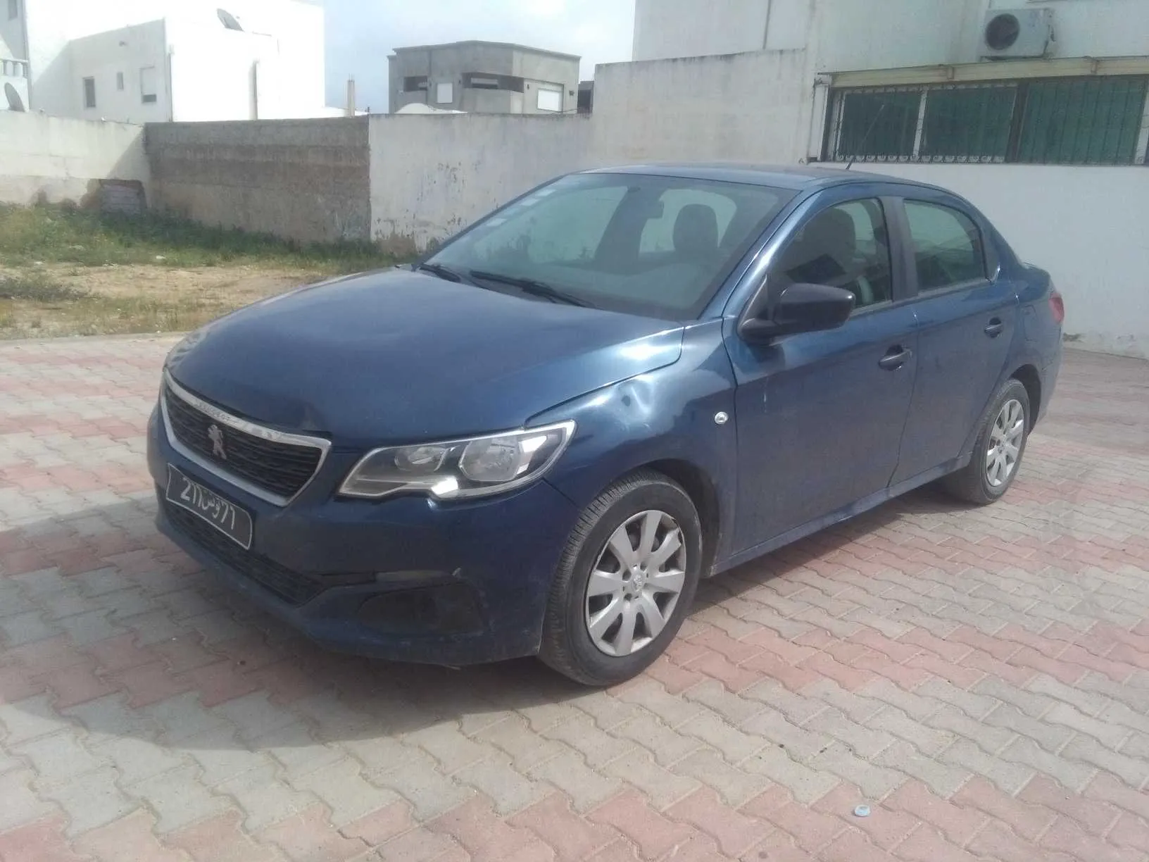  Peugeot 301 puretech à Ben Arous - Photo 2