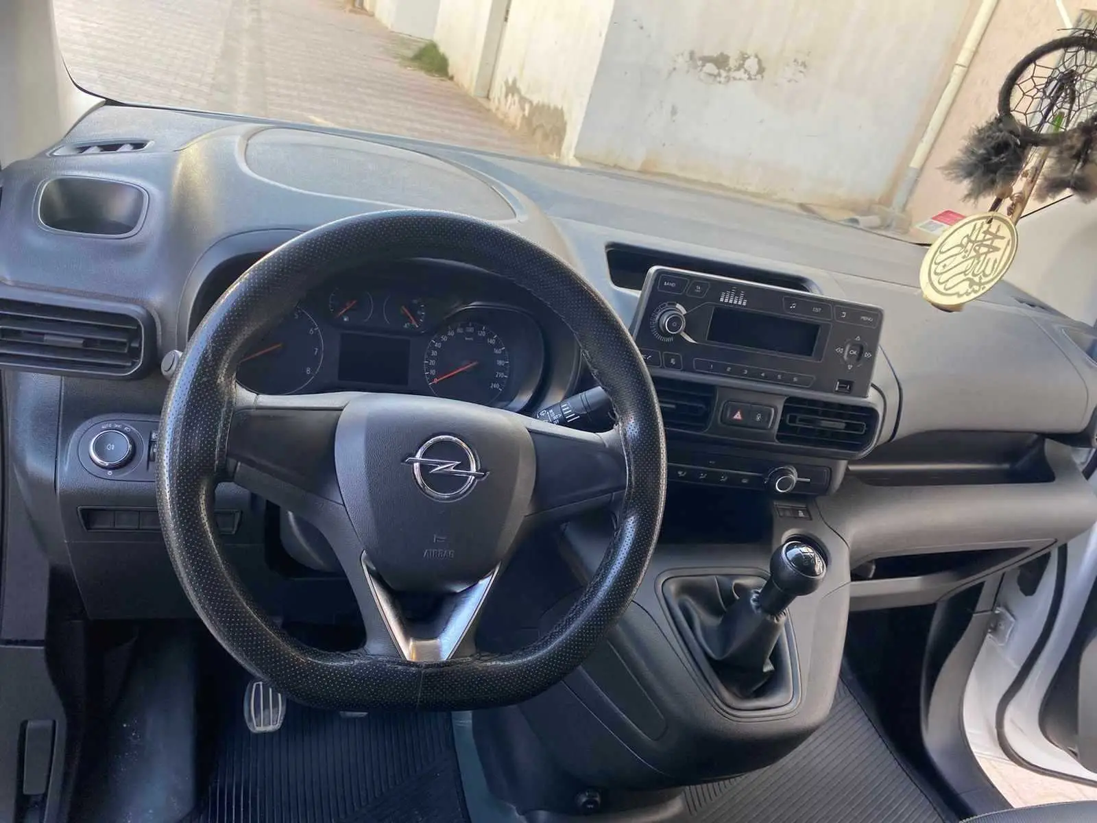  Opel combo Maxi à Sfax - Photo 2