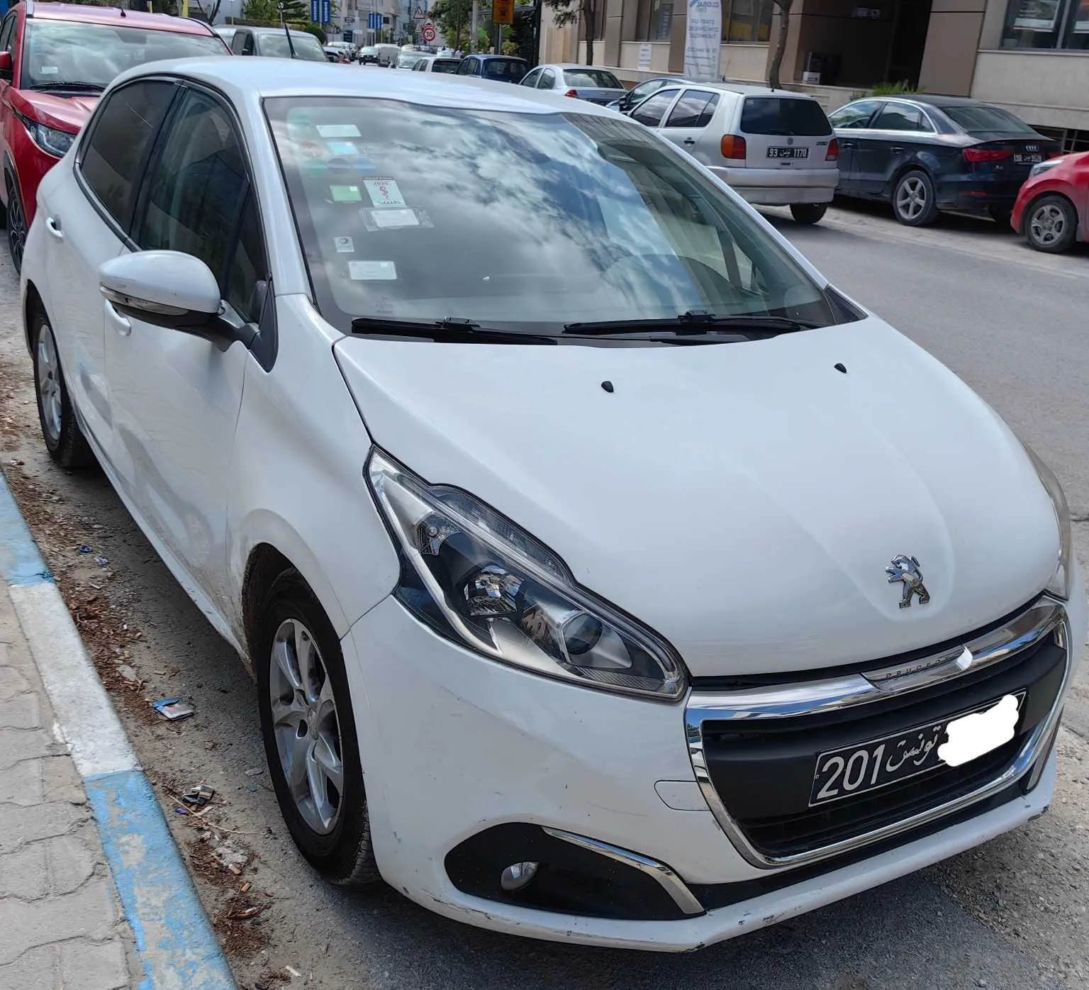  A Vendre 308 Peugeot fin 2008 tt options importée de France Montage européen 