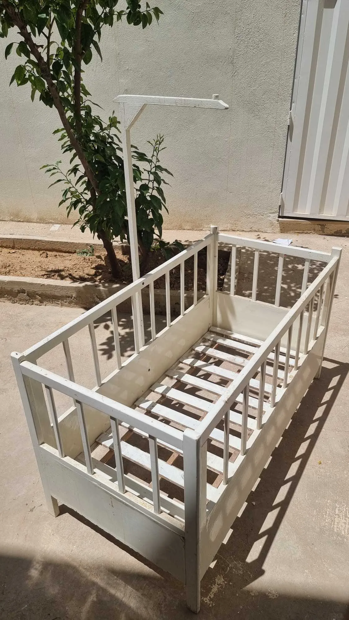  Lit bébé à vendre à Kairouan Centre - سرير اطفال للبيع بالقيروان المدينة 