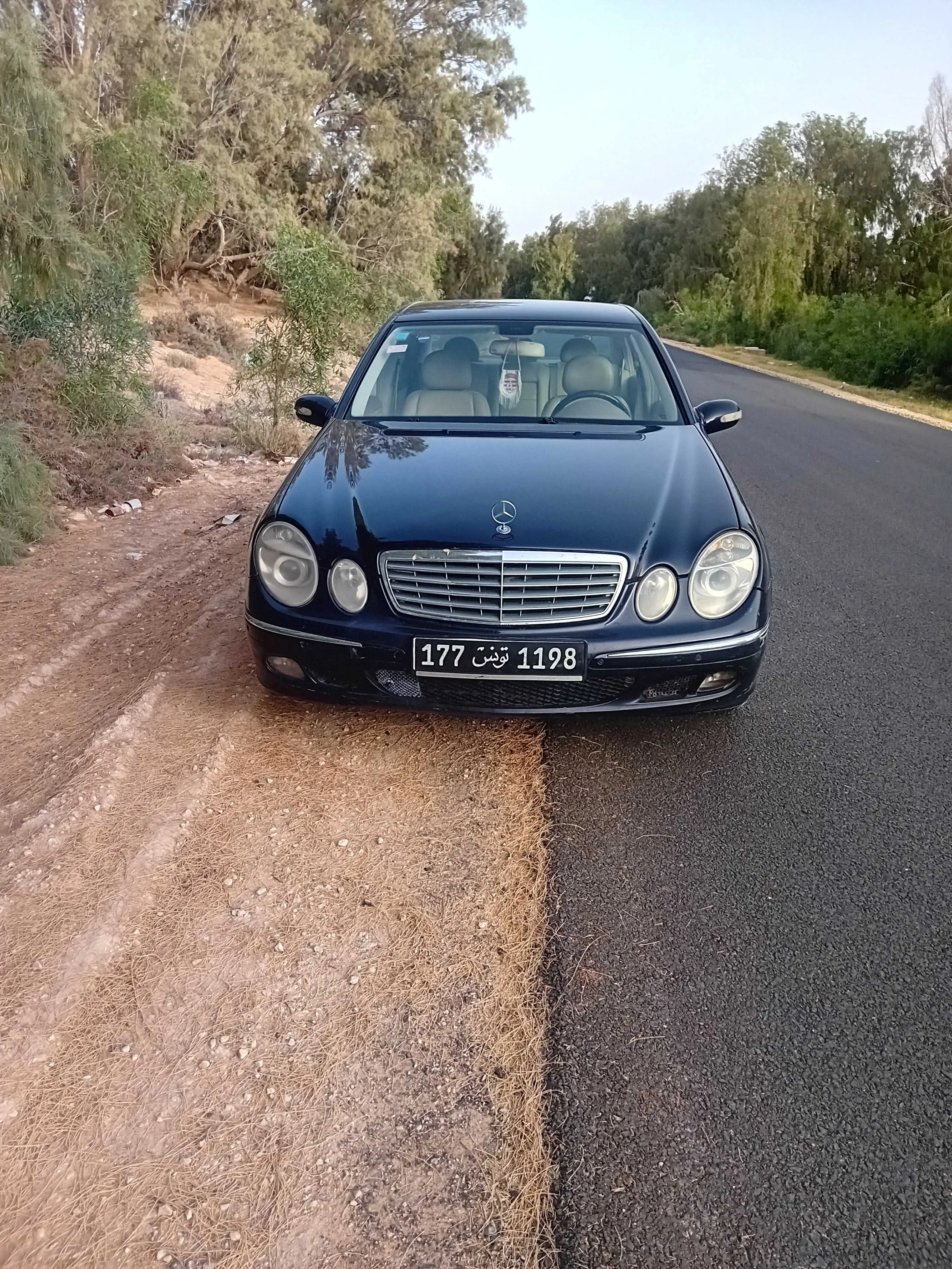  Mercedes E220 à gabes - Photo 3
