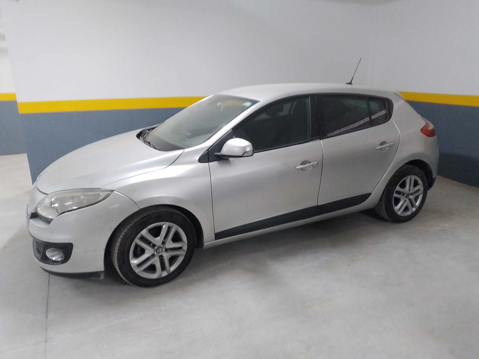  MEGANE 3 à Monastir - Photo 2