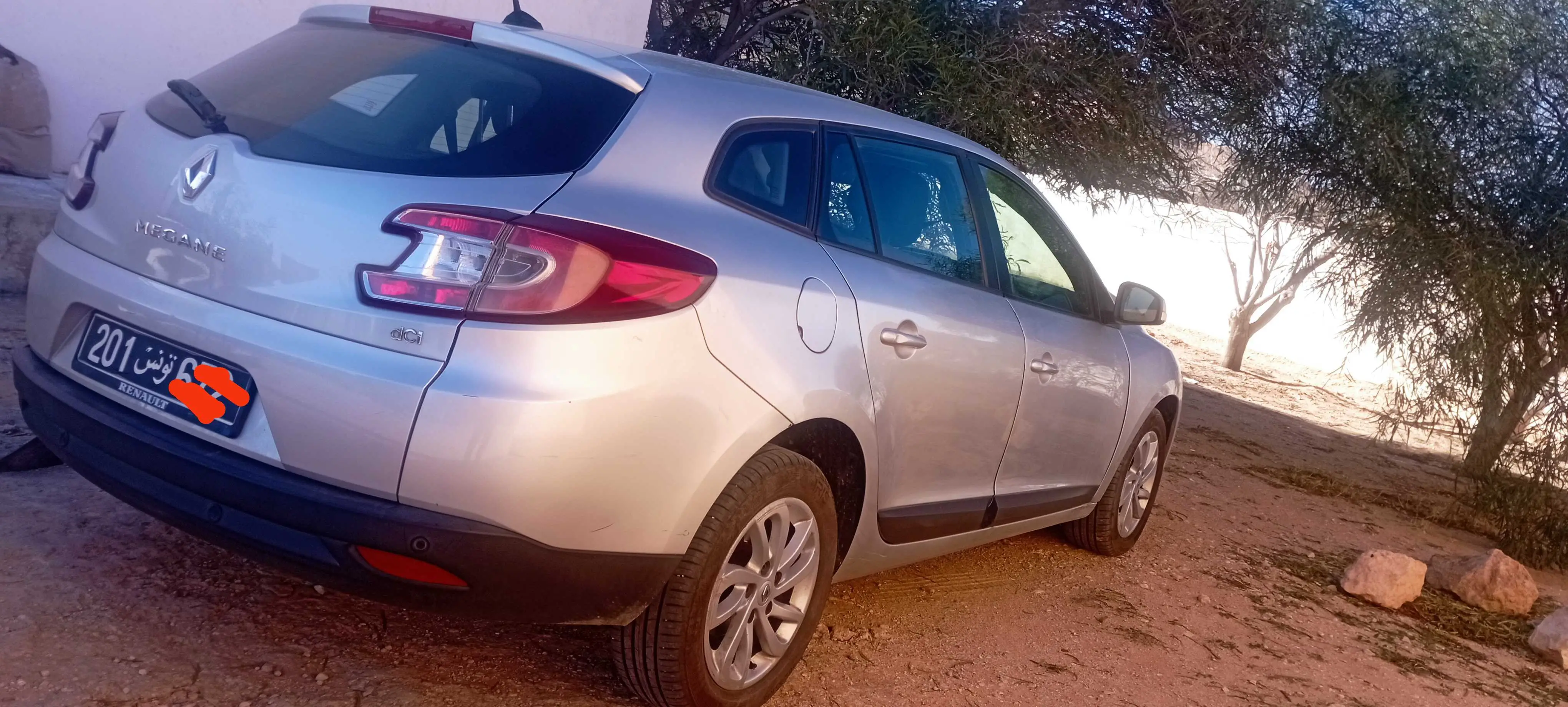  megane 3 tomtom 1.5dci à Sidi Bouzid - Photo 2