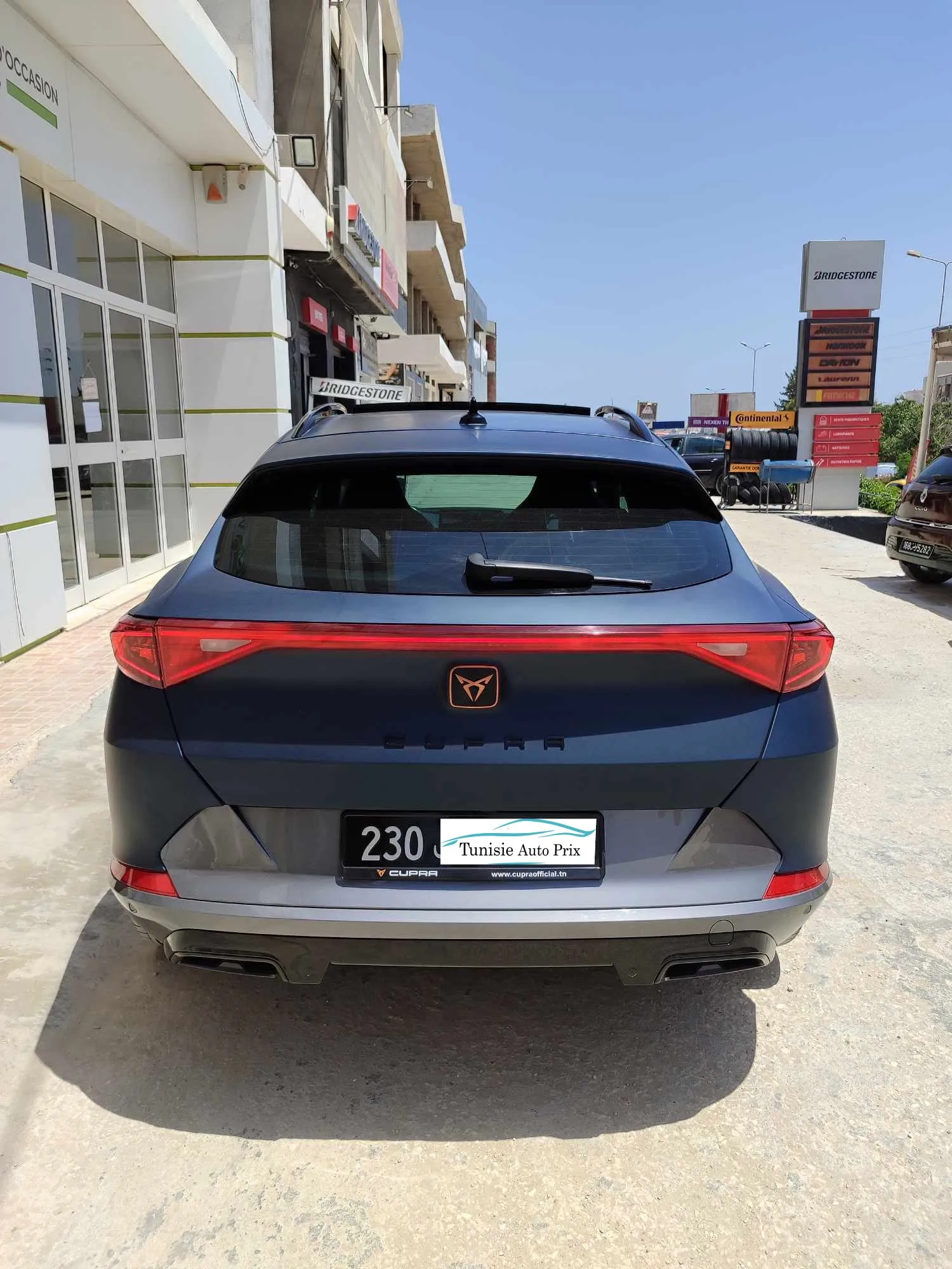  CUPRA FORMENTOR EXCLUSIVE BVA TOIT PANO ETAT NEUF TEL 22801802 à Ariana - Photo 2