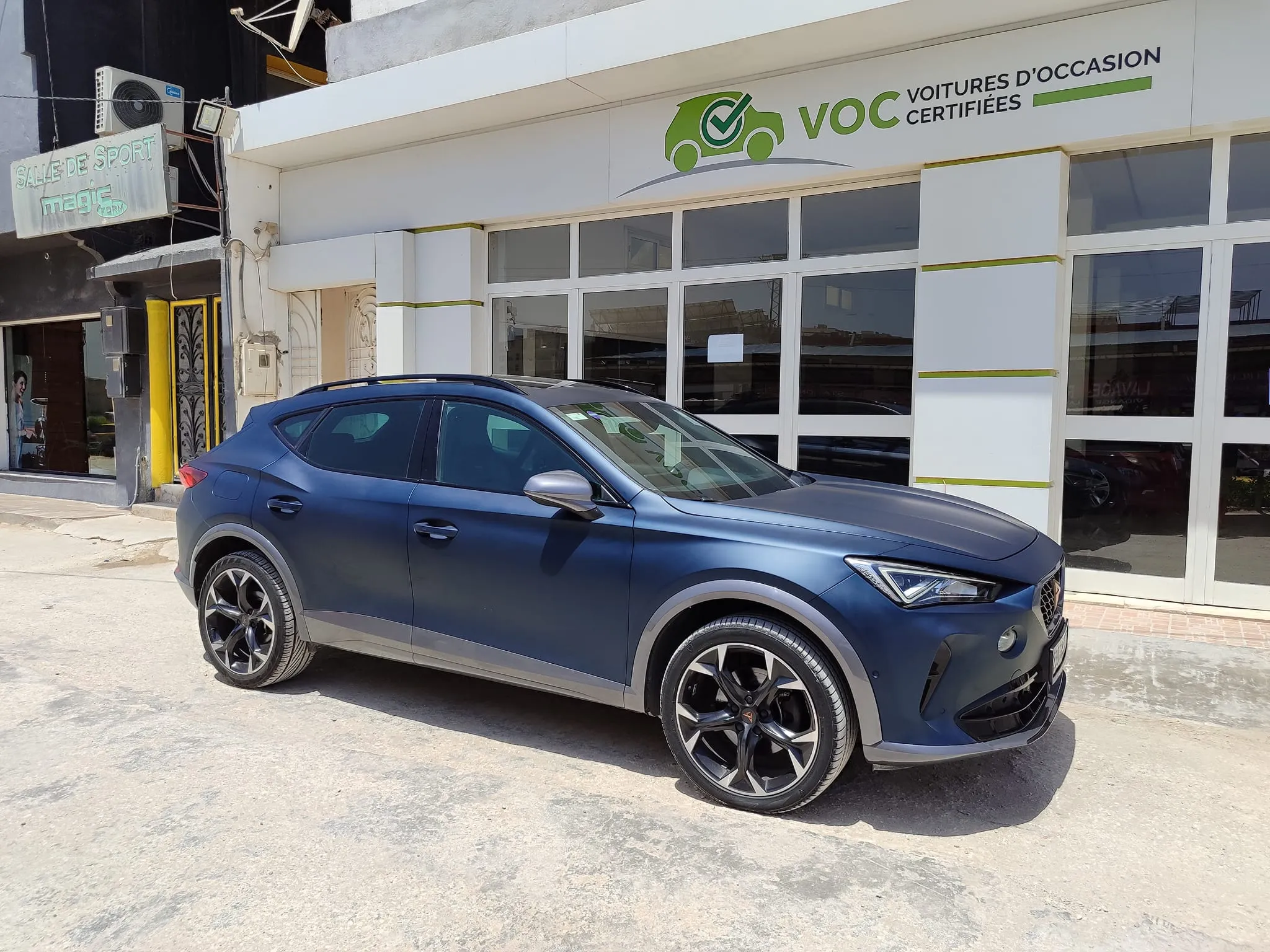  CUPRA FORMENTOR EXCLUSIVE BVA TOIT PANO ETAT NEUF TEL 22801802 à Ariana - Photo 3