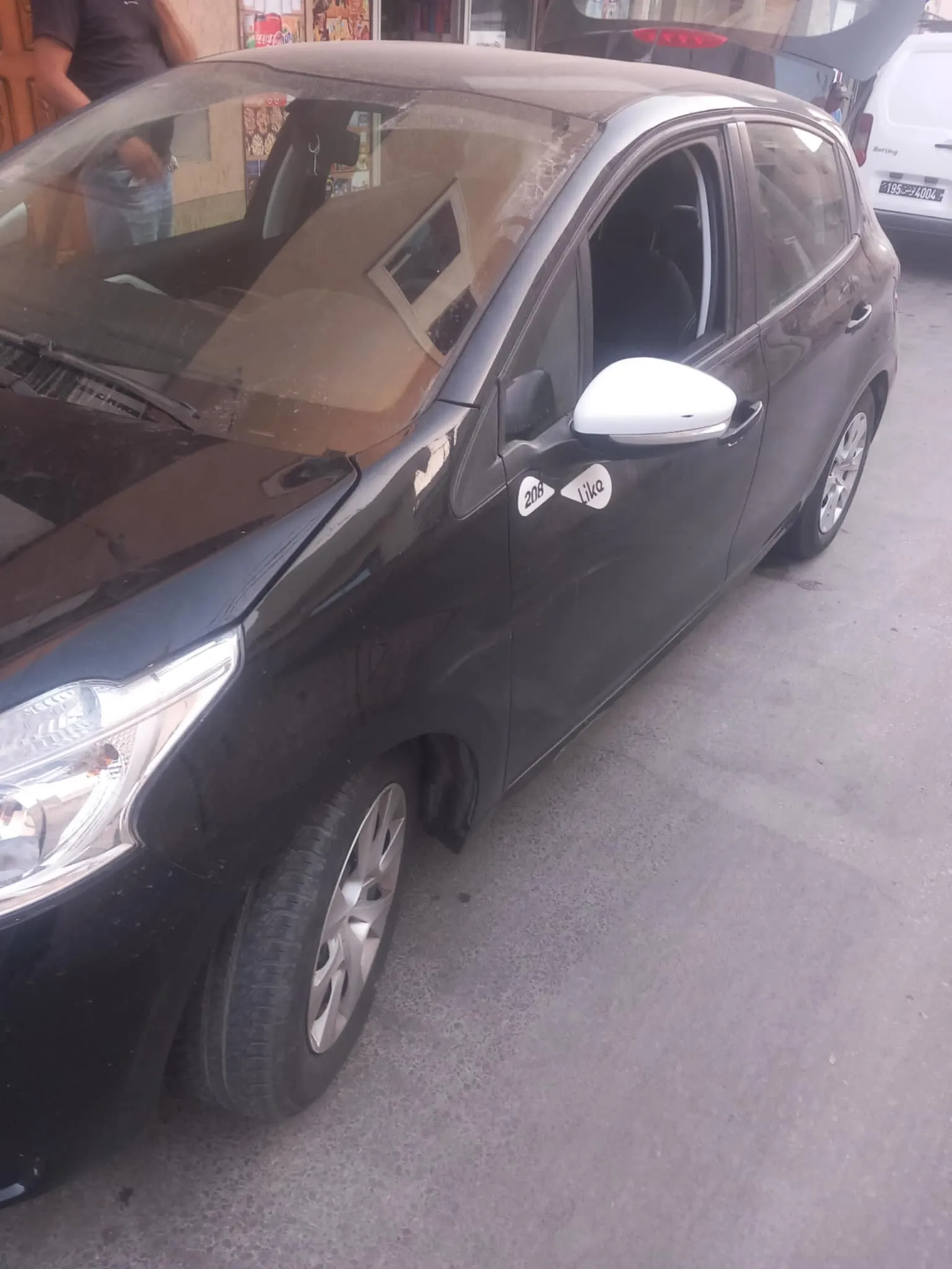  A Vendre Superbe Peugeot 208 Tel 23357584 à Tunis - Photo 3