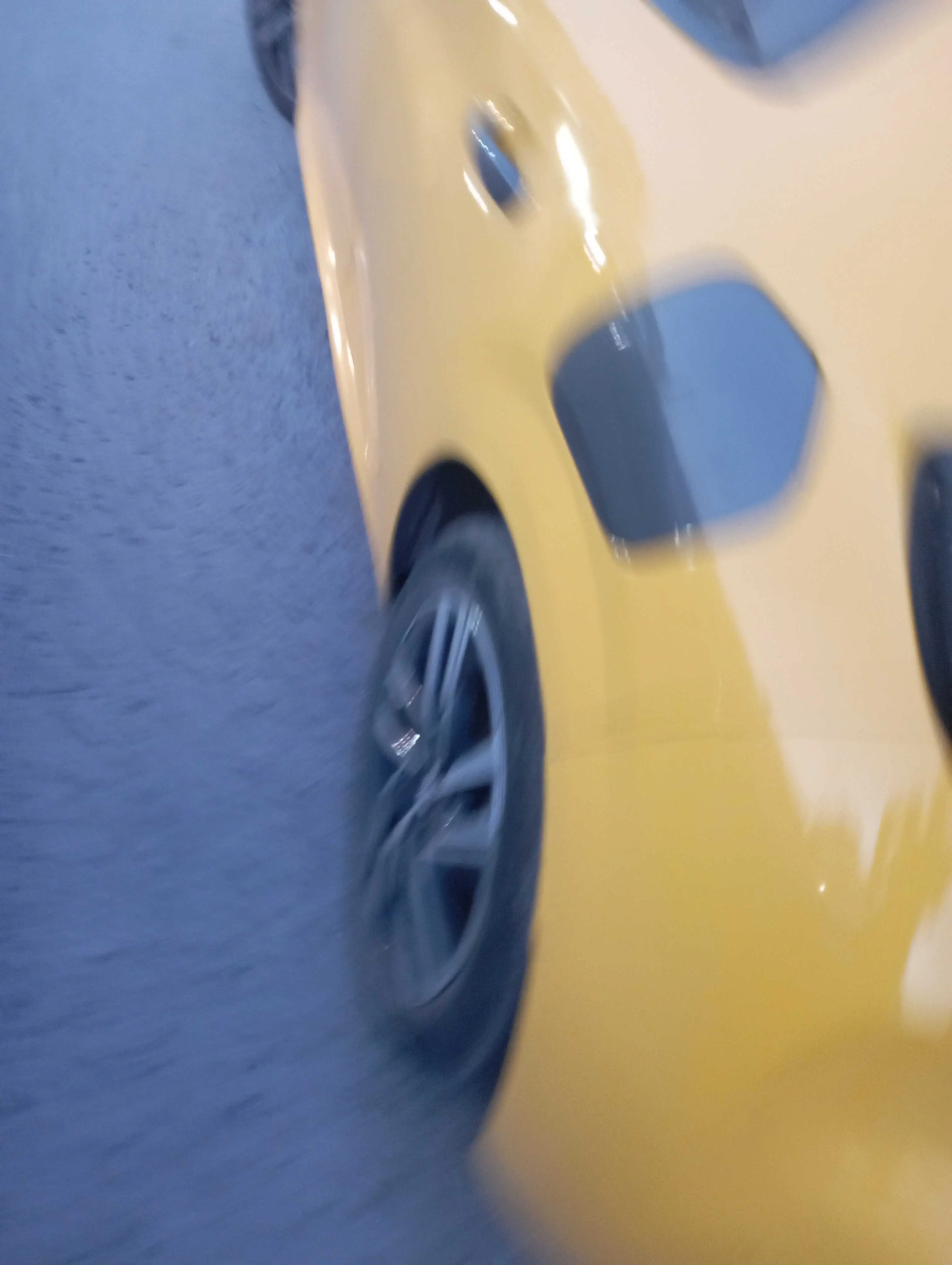  Taxis à vendre sur luzing âge 1 Ans 1 moins kimbilette 1160 tel 58137850 à Tunis - Photo 3
