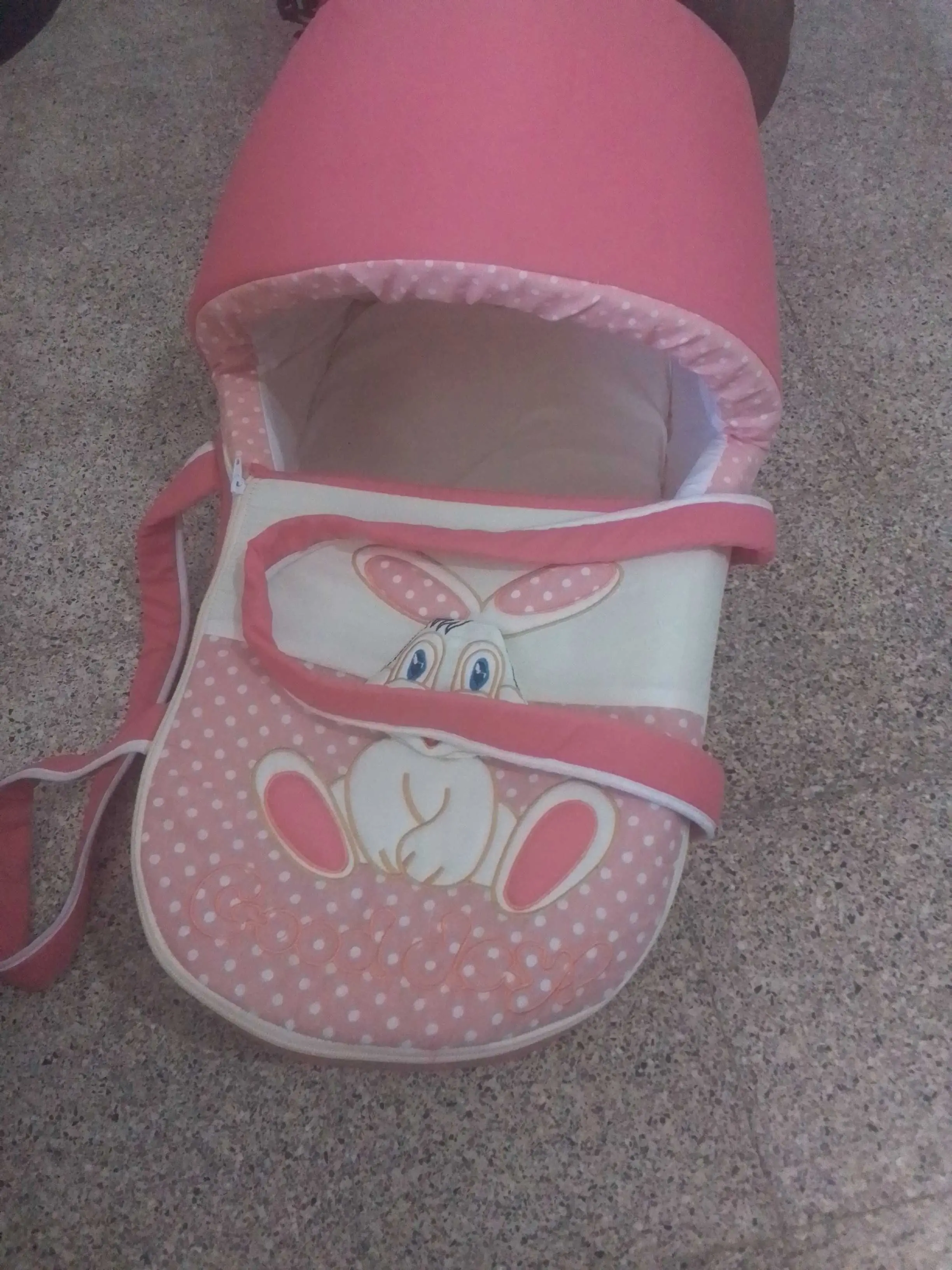  Landreau bébé avec un sac bébé fille à Zaghouan - Photo 3