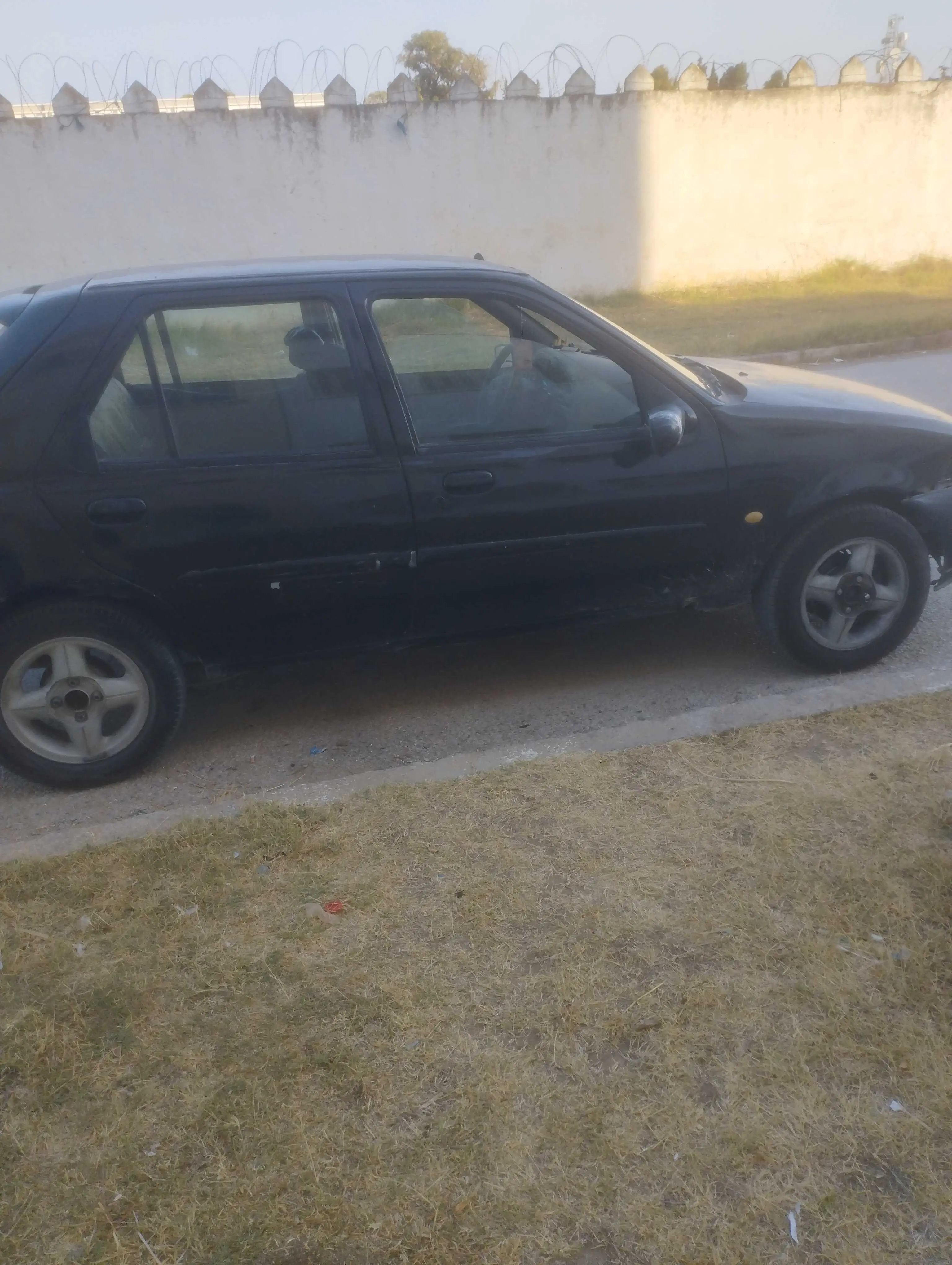  Ford Fiesta 97 à Tunis - Photo 3