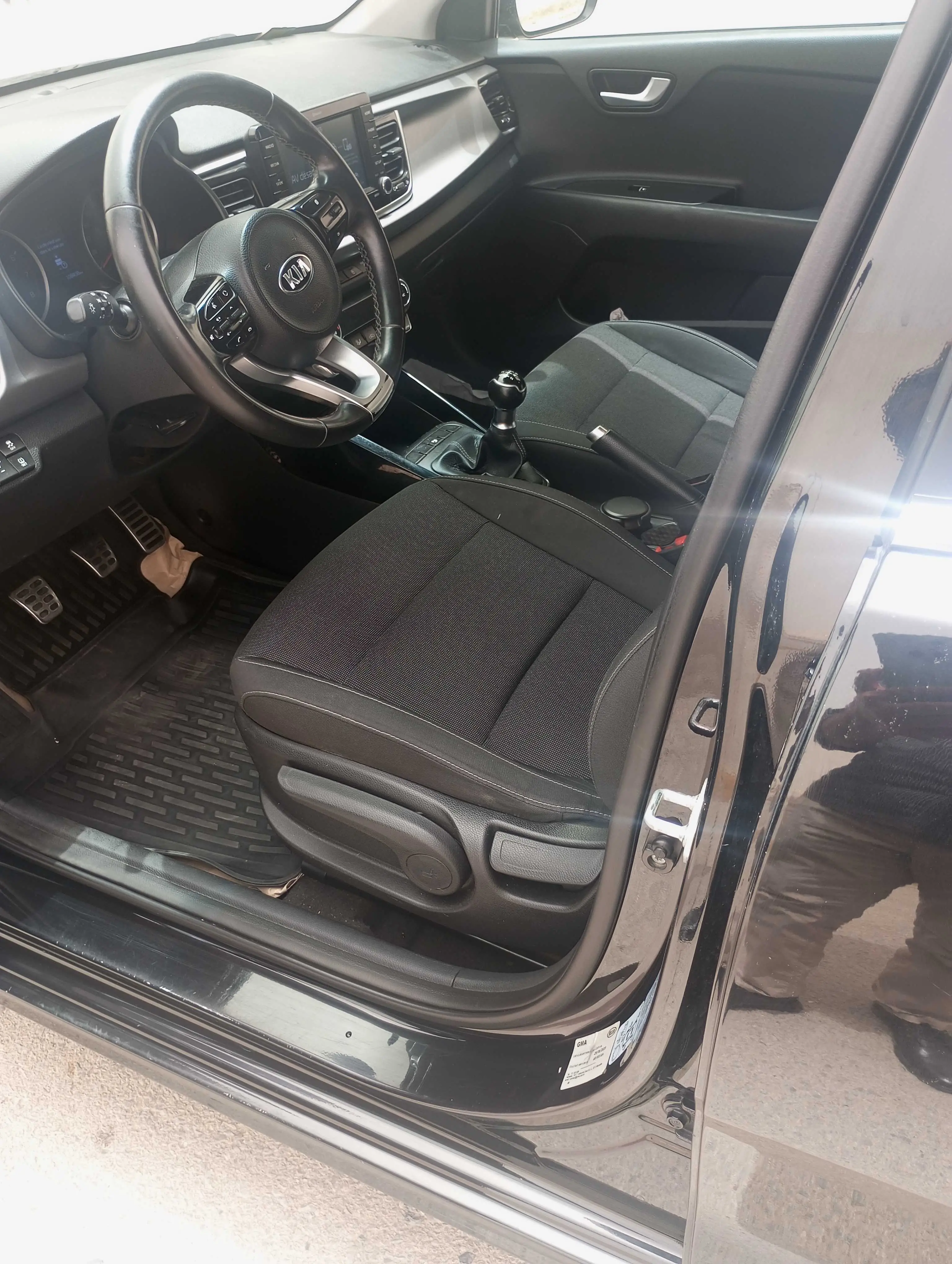  Kia Rio prestige full options tél 58515969 à Sidi Bouzid - Photo 2
